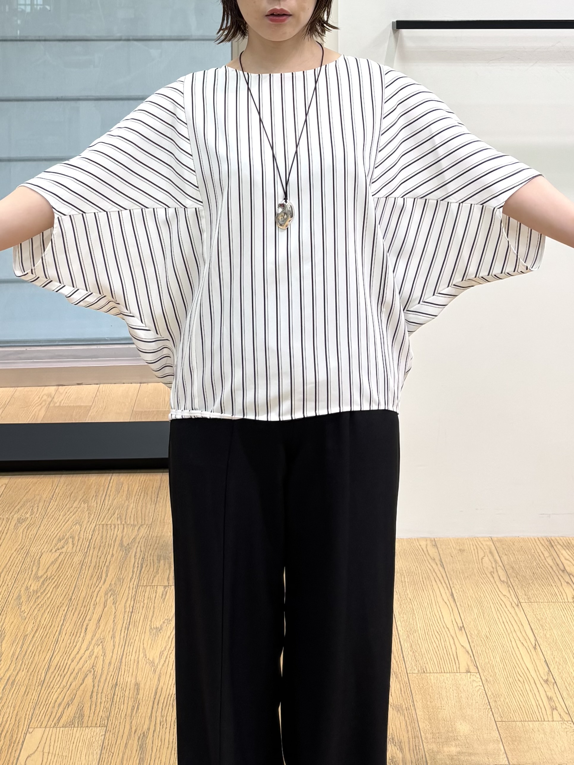 asamiさんの「INDIVI｜【洗える／UVケア】ジョーゼットドルマンブラウス」を使ったコーディネート