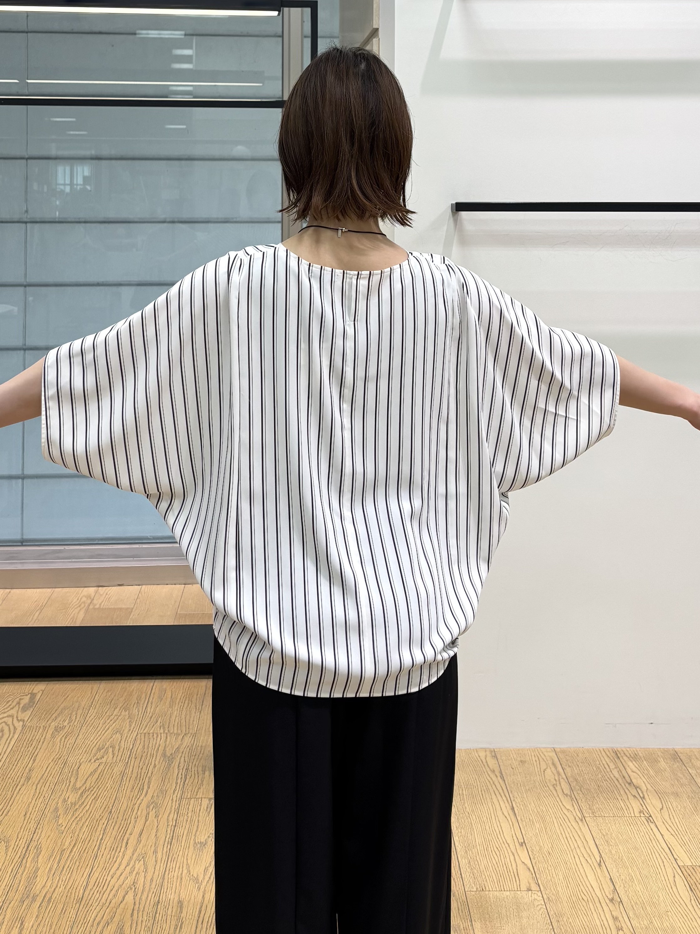 asamiさんの「INDIVI｜【洗える／UVケア】ジョーゼットドルマンブラウス」を使ったコーディネート
