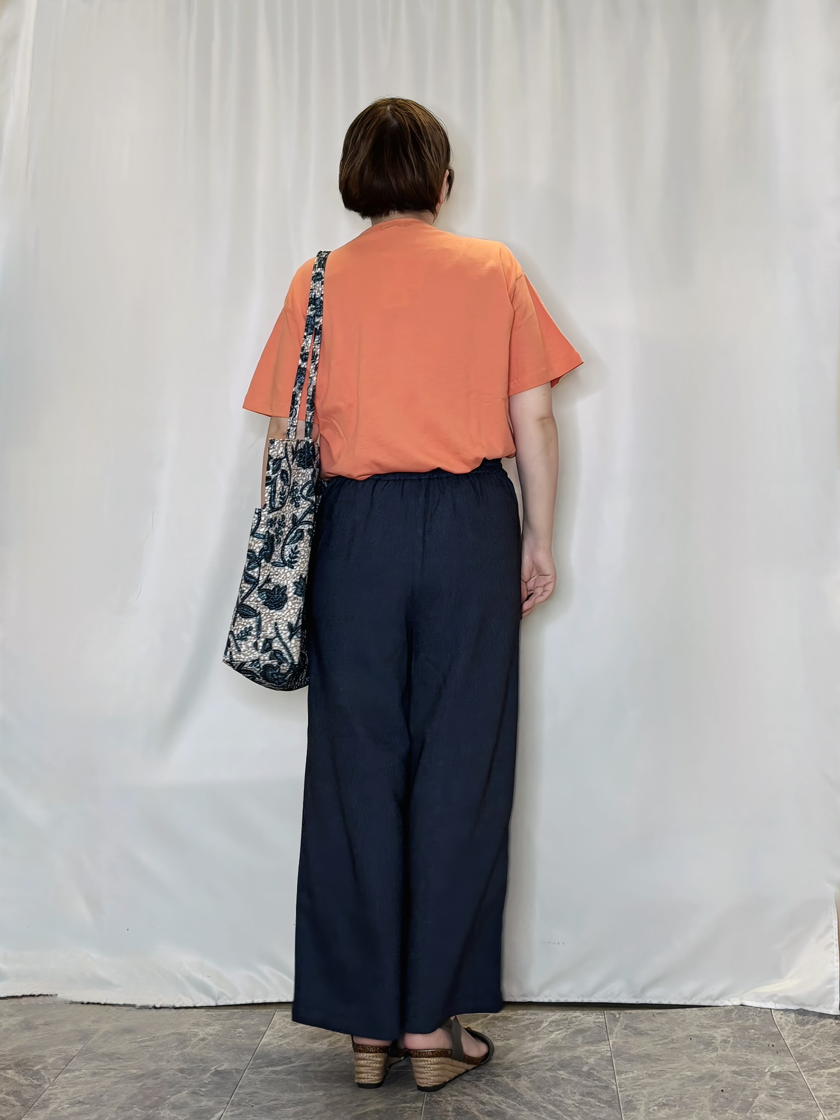 たみさんの「SHOO･LA･RUE｜【S-LL/洗濯機可】大人っぽく着られる ジェルロゴプリントTシャツ」を使ったコーディネート