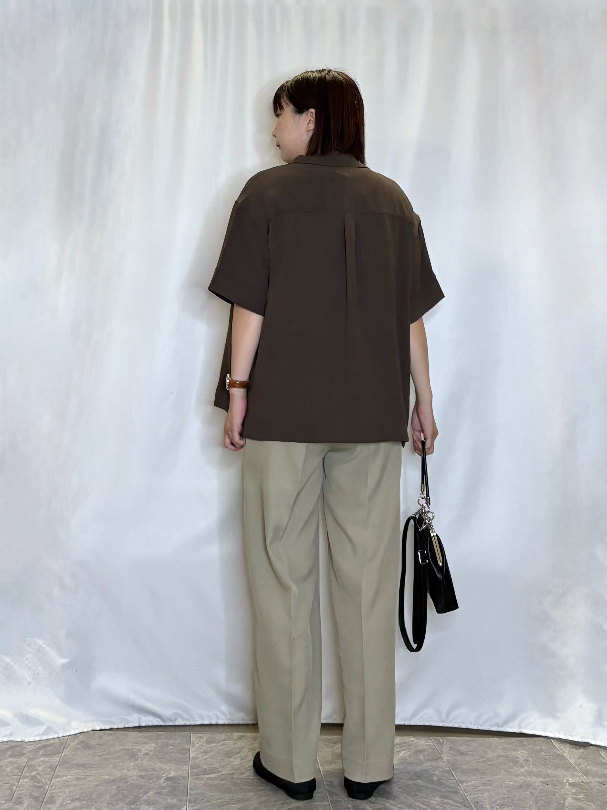 ネリさんの「SHOO･LA･RUE｜【通気性〇/UV/S-LL】洗濯後しわになりにくい とろみストライプシャツ」を使ったコーディネート