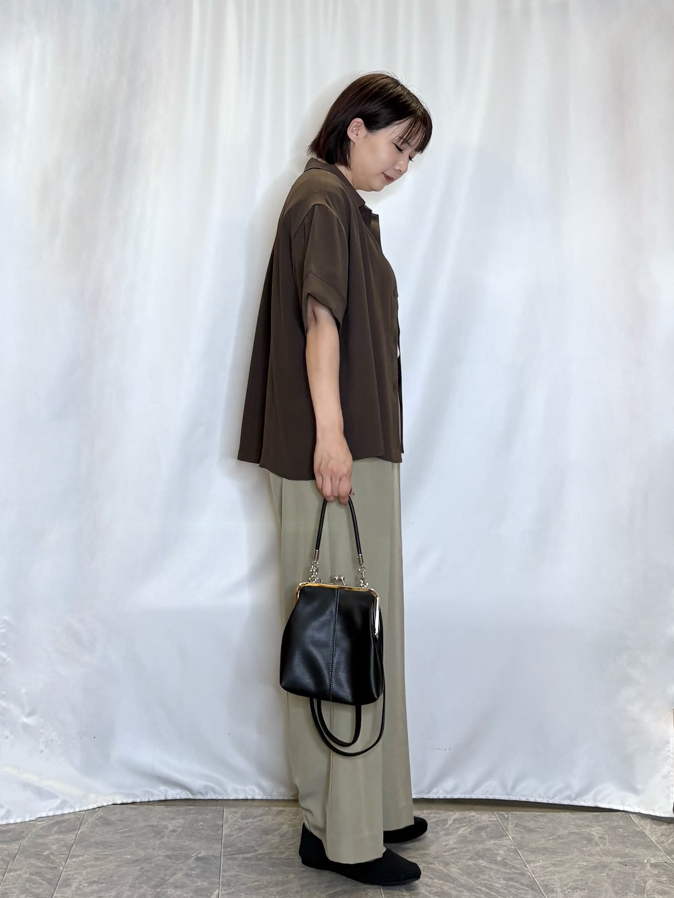 ネリさんの「SHOO･LA･RUE｜【通気性〇/UV/S-LL】洗濯後しわになりにくい とろみストライプシャツ」を使ったコーディネート