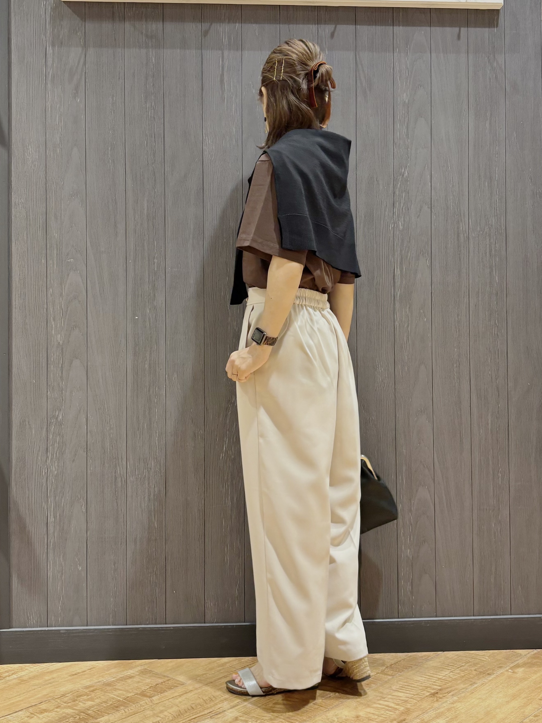 meiさんの「SHOO･LA･RUE｜【洗濯機可/S-LL】夏に快適サラサラ感 大人のプリントTシャツ」を使ったコーディネート