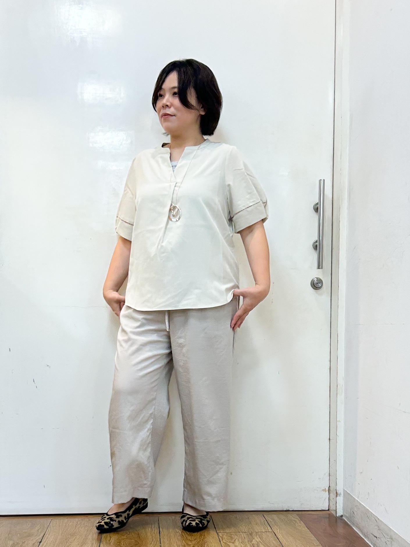 haruさんの「SHOO･LA･RUE｜【洗濯後しわになりにくい/インせずきまる】シンプルだけど女性らしい 麻調スキッパーブラウス」を使ったコーディネート