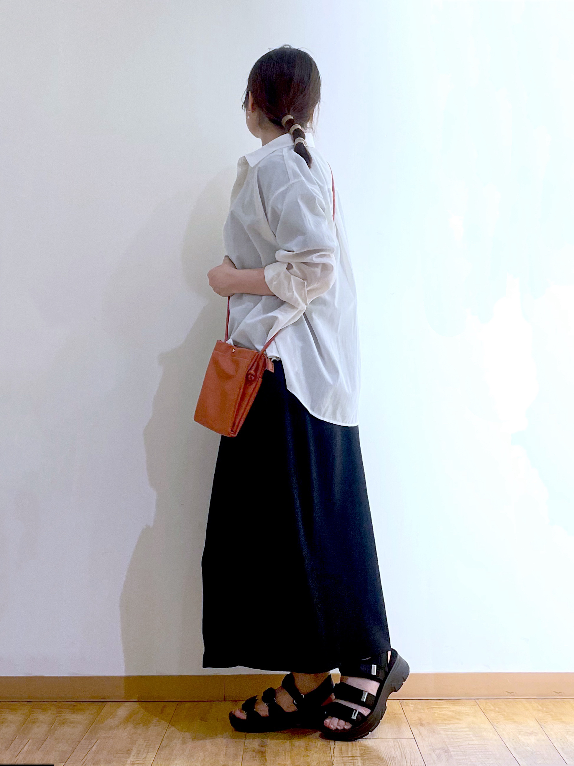 かのさんの「SHOO･LA･RUE｜【通気性〇/S-LL/洗濯機可】羽織にも使いやすい きちんとベーシックシャツ」を使ったコーディネート
