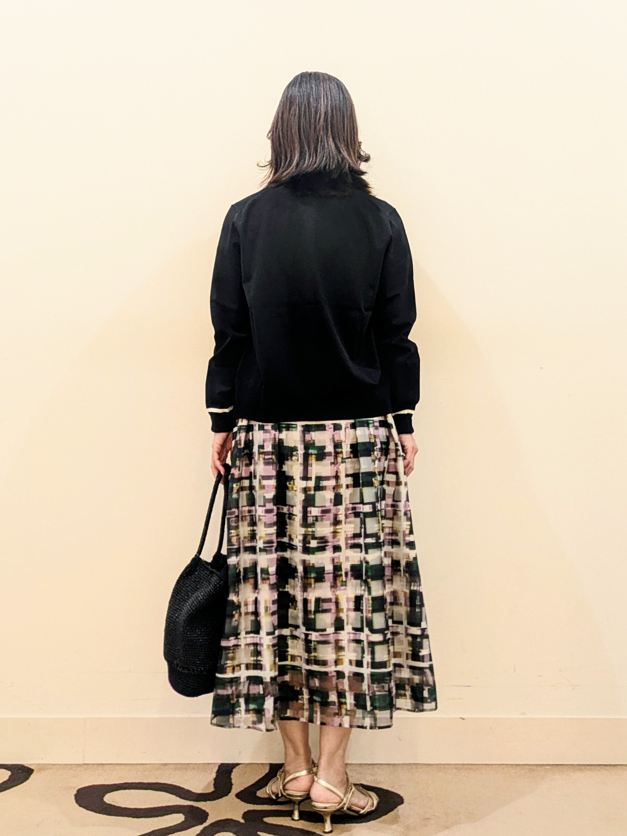 laverさんの「UNTITLED｜【アンサンブル可/きれいめ/通勤】コンパクト5分袖ニット」を使ったコーディネート