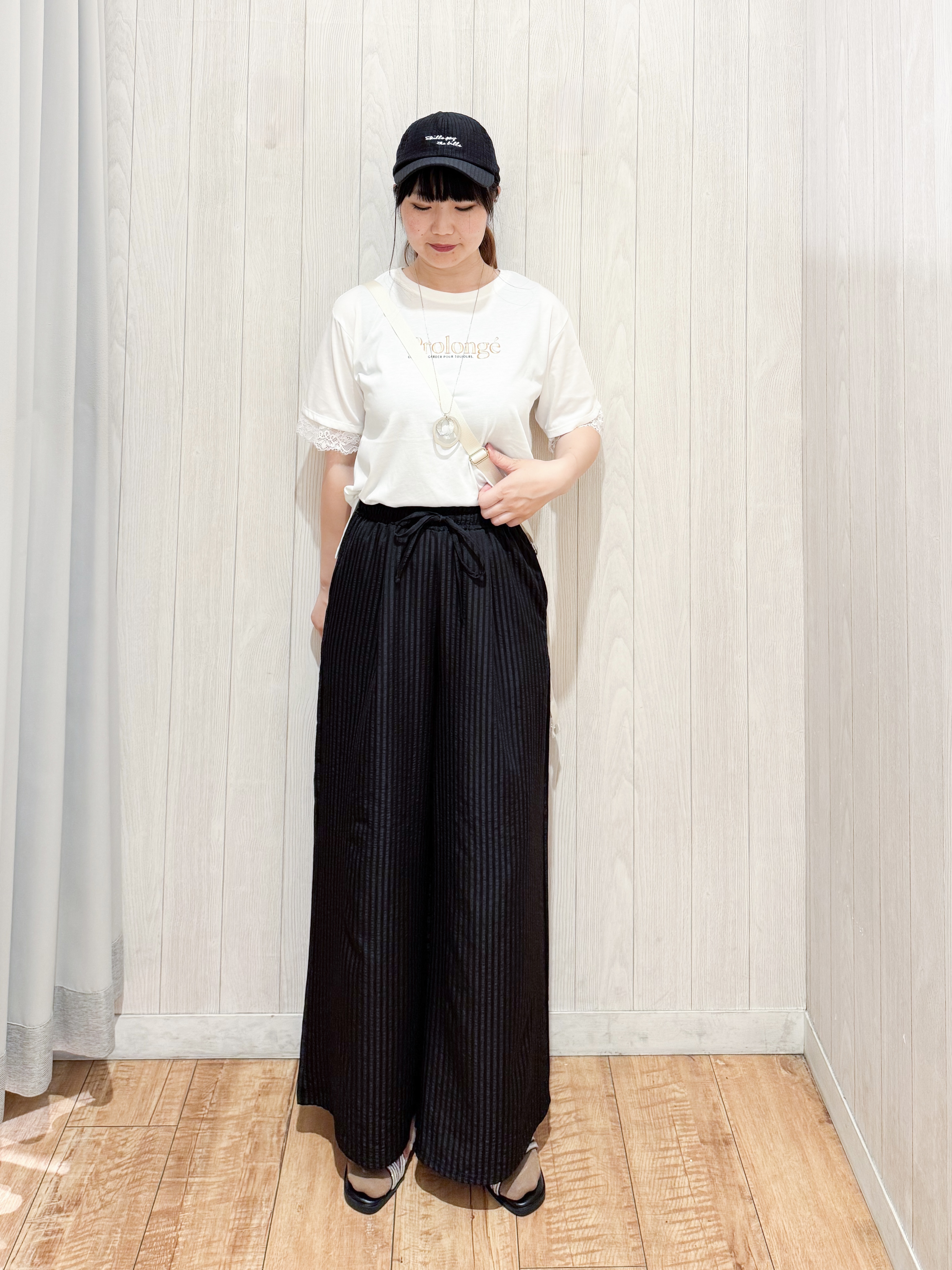 愛さんの「SHOO･LA･RUE｜【UV/S-LL/洗濯機可】柄アソート お袖レースが旬顔 上品に決まる大人Tシャツ」を使ったコーディネート