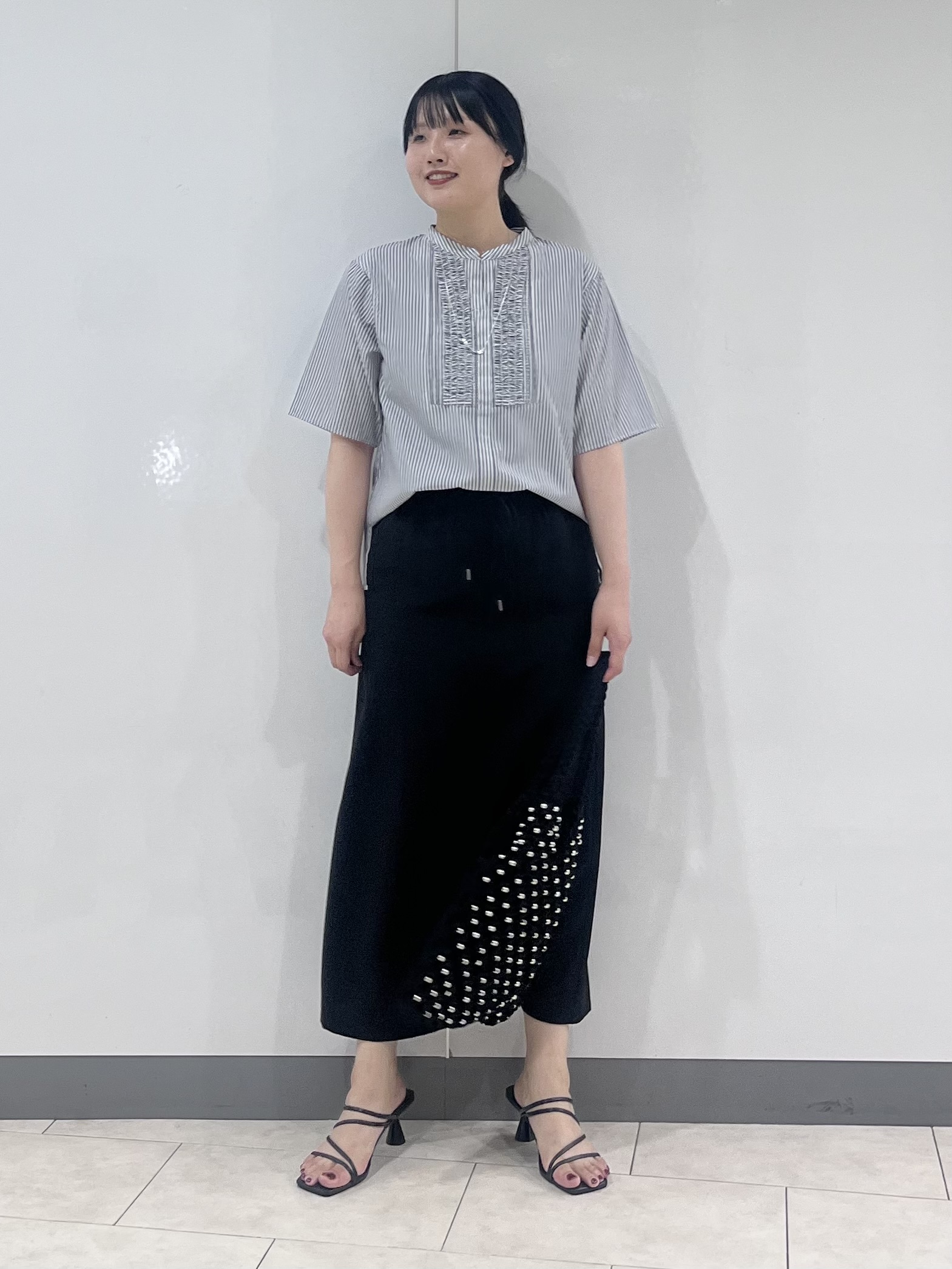 hasuさんの「INDIVI｜【洗える／UVケア／着映え】フリルピンタックブラウス」を使ったコーディネート