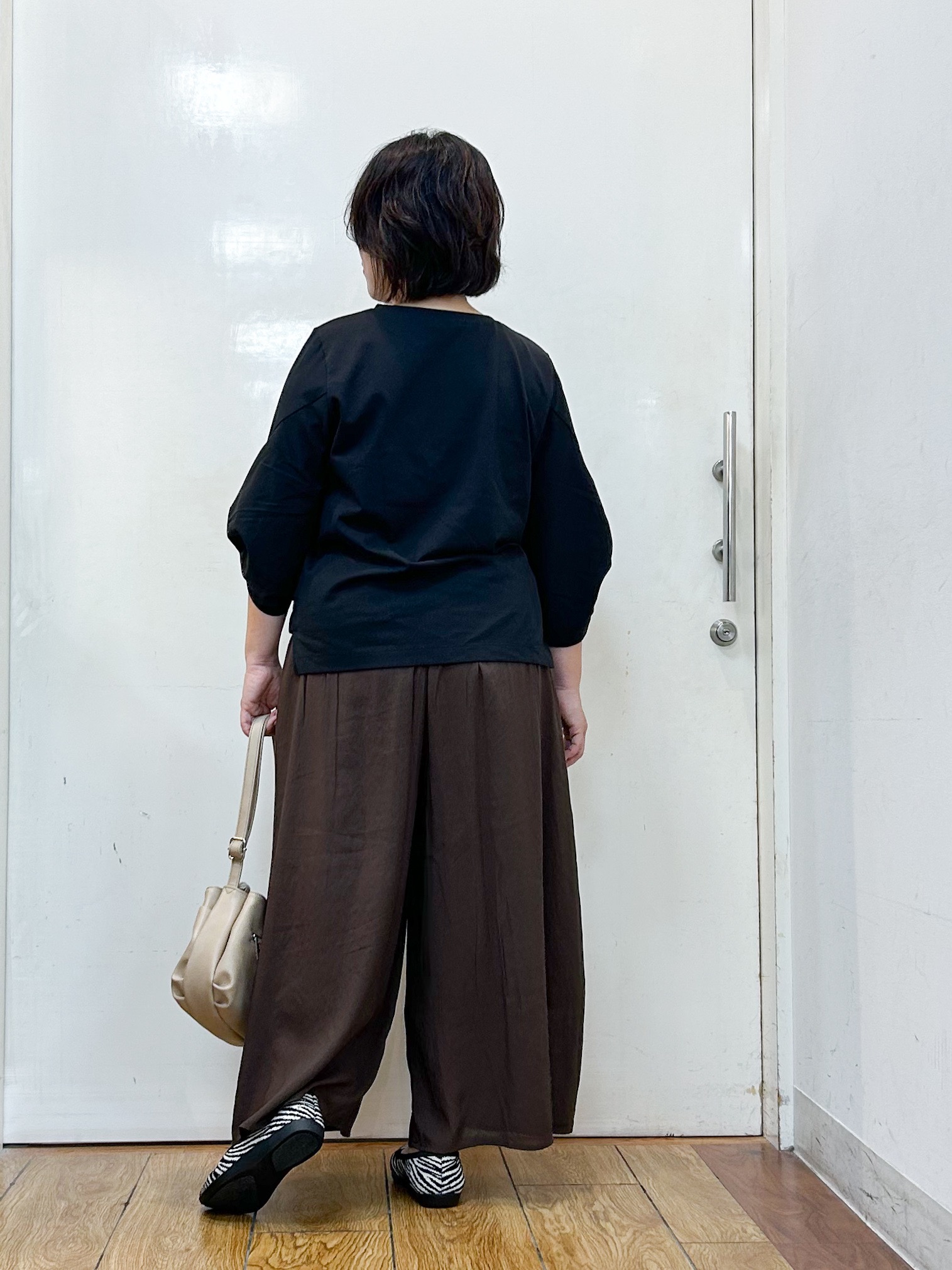 haruさんの「SHOO･LA･RUE｜【S-LL/洗濯機可/二の腕カバー】楽に上品見え ツイストスリーブトップス」を使ったコーディネート