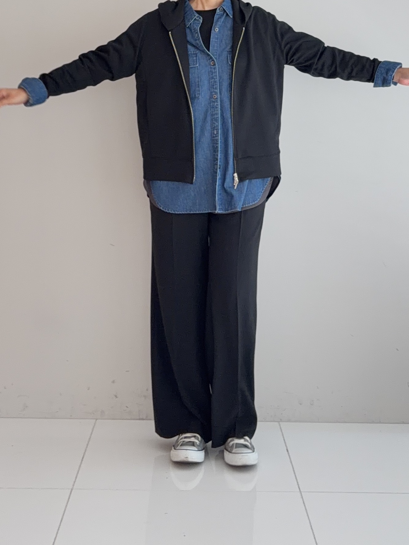 murayamaさんの「INDIVI｜【洗える／体型カバー】ライトデニム ワークシャツ」を使ったコーディネート