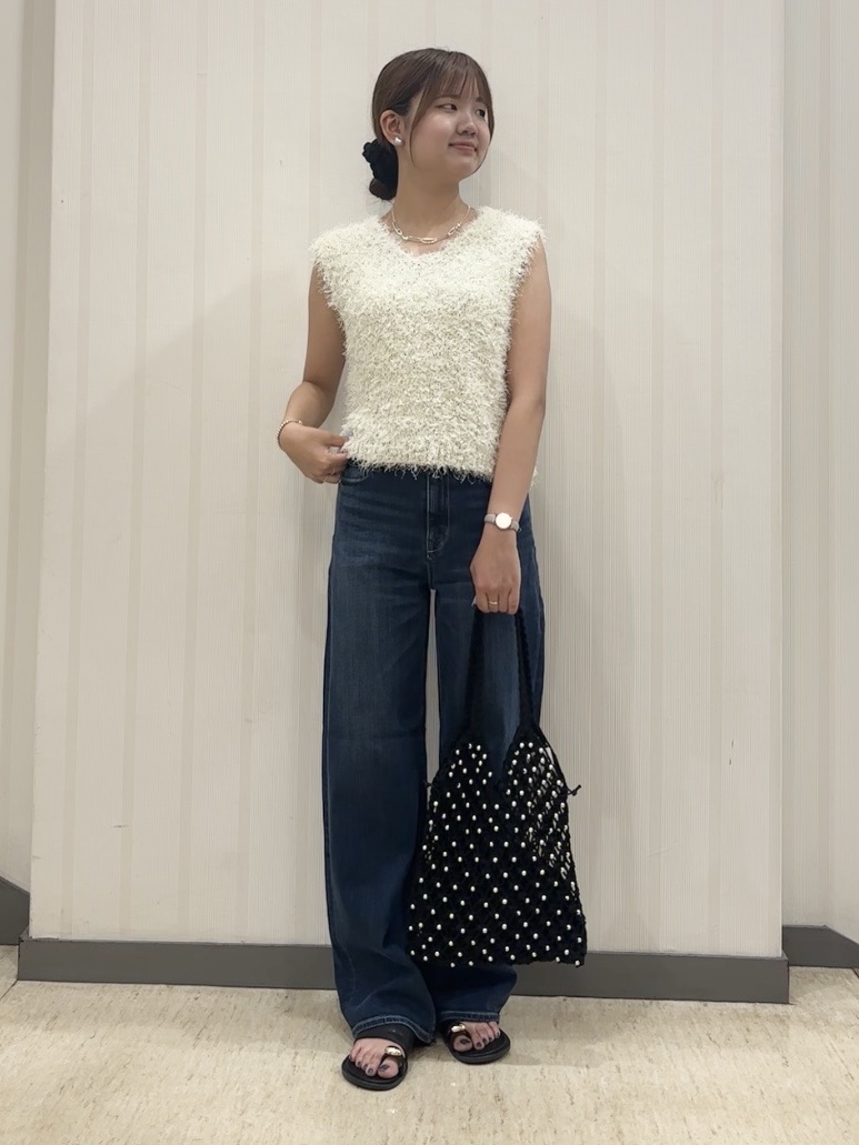 ちひさんの「INDIVI｜【褒められデニム】ワイドストレート デニムパンツ」を使ったコーディネート