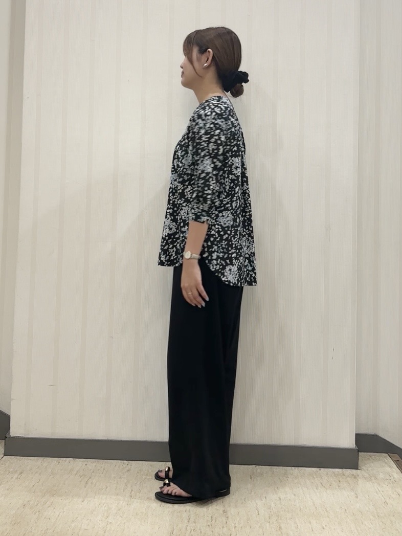 ちひさんの「INDIVI｜【接触冷感／透湿／着る日傘】イージーワイドパンツ」を使ったコーディネート
