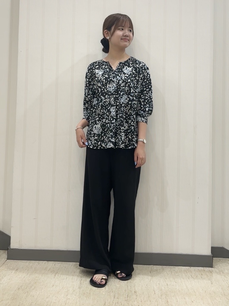 ちひさんの「INDIVI｜【接触冷感／透湿／着る日傘】イージーワイドパンツ」を使ったコーディネート