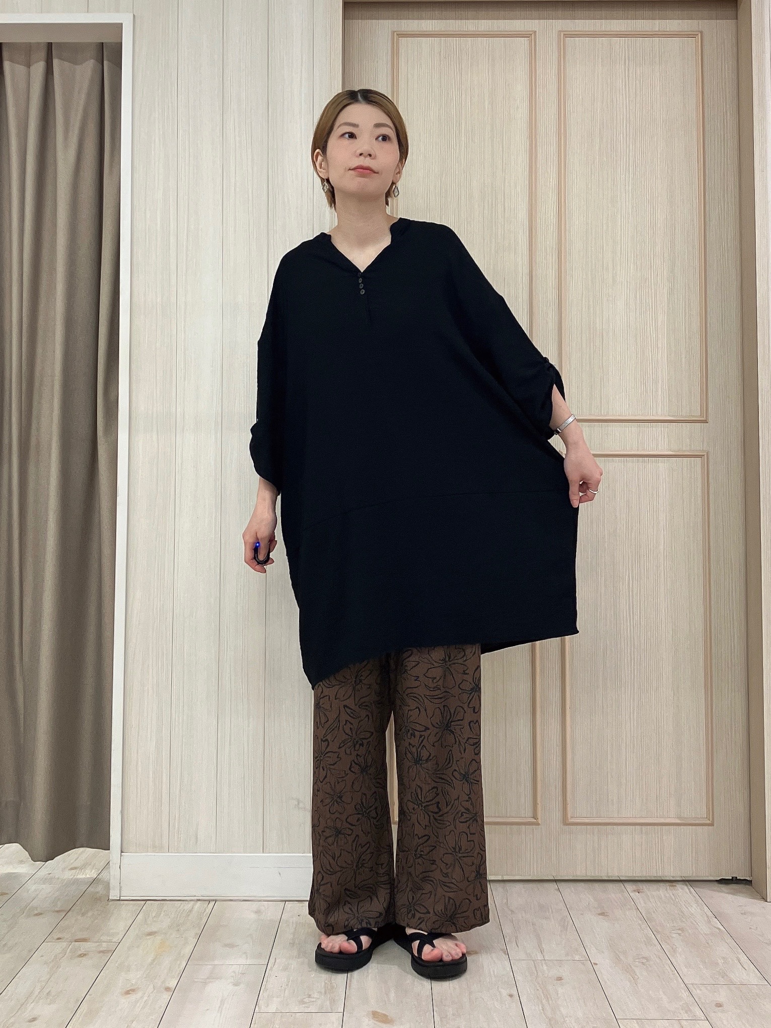 Turnerさんの「SHOO･LA･RUE｜【S-LL/洗濯後しわになりにくい】ゆるっと体型カバー 7分袖コクーンチュニック」を使ったコーディネート