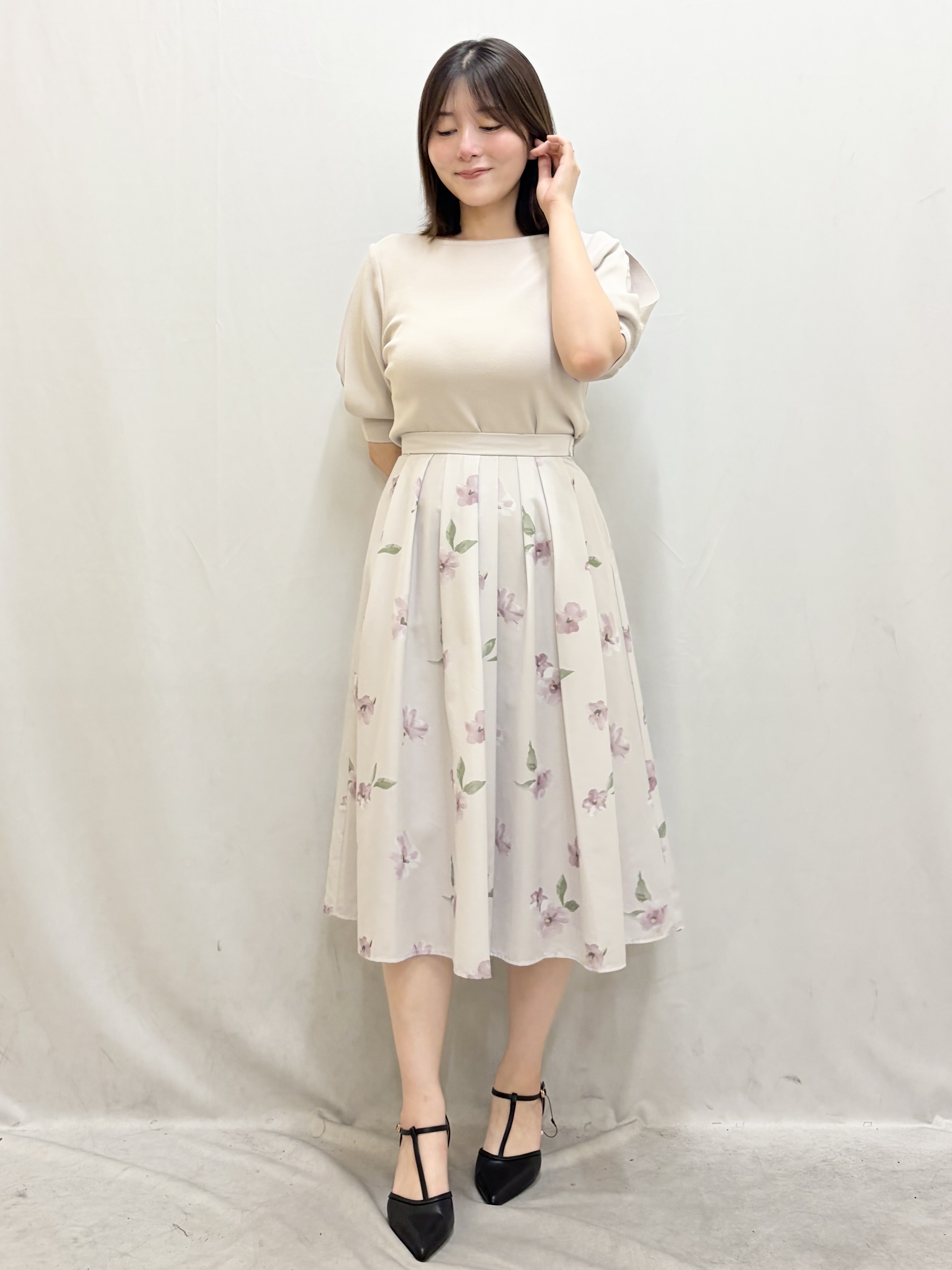 kasumiさんの「index｜【接触冷感／UVケア】クールタッチラップスリーブニット《洗濯機OK／XS～3L／9col》」を使ったコーディネート