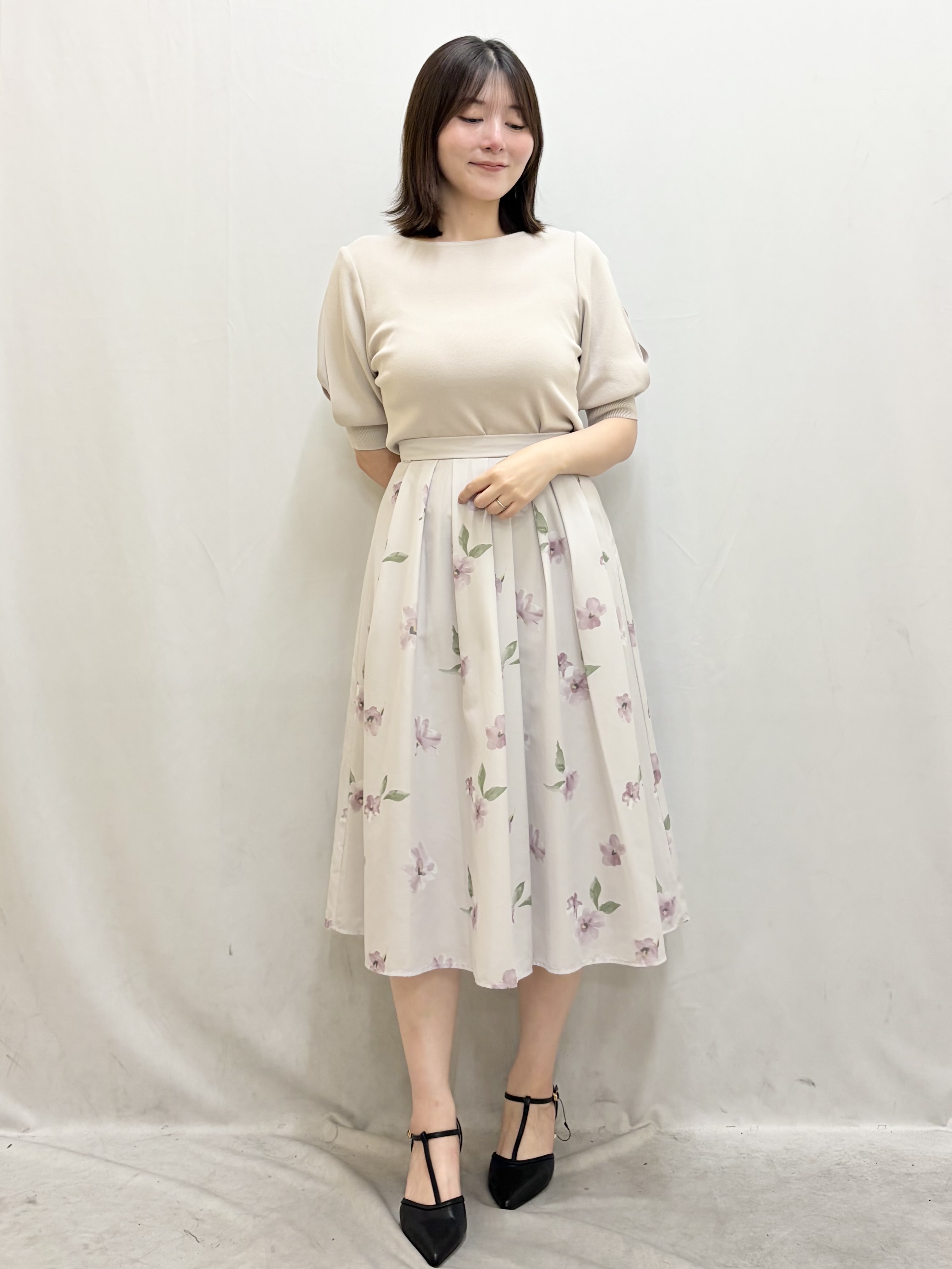 kasumiさんの「index｜【接触冷感／UVケア】クールタッチラップスリーブニット《洗濯機OK／XS～3L／9col》」を使ったコーディネート