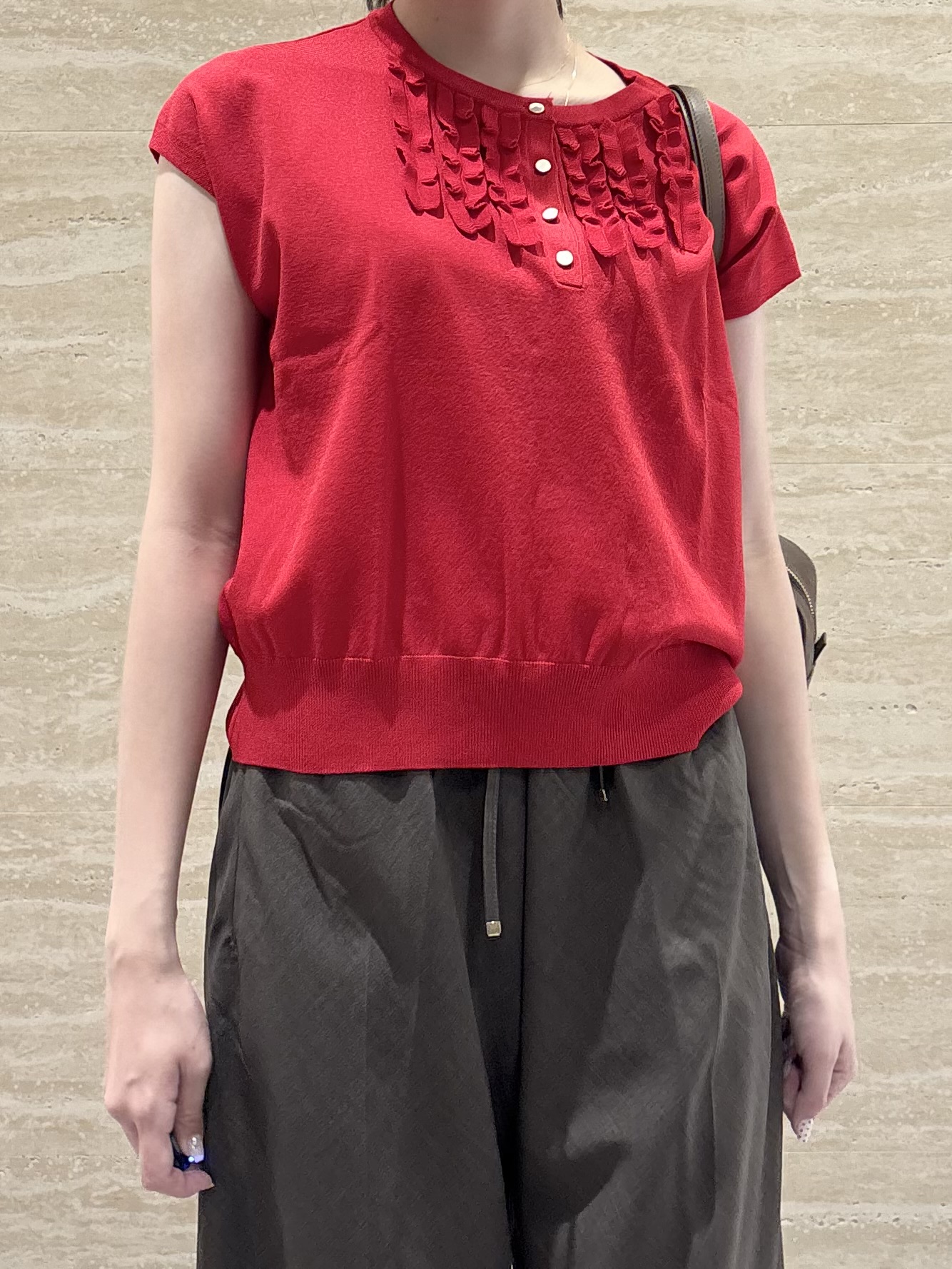 Ririkaさんの「OPAQUE.CLIP｜【UV】フリルフレンチスリーブニット《接触冷感／洗濯機OK》」を使ったコーディネート