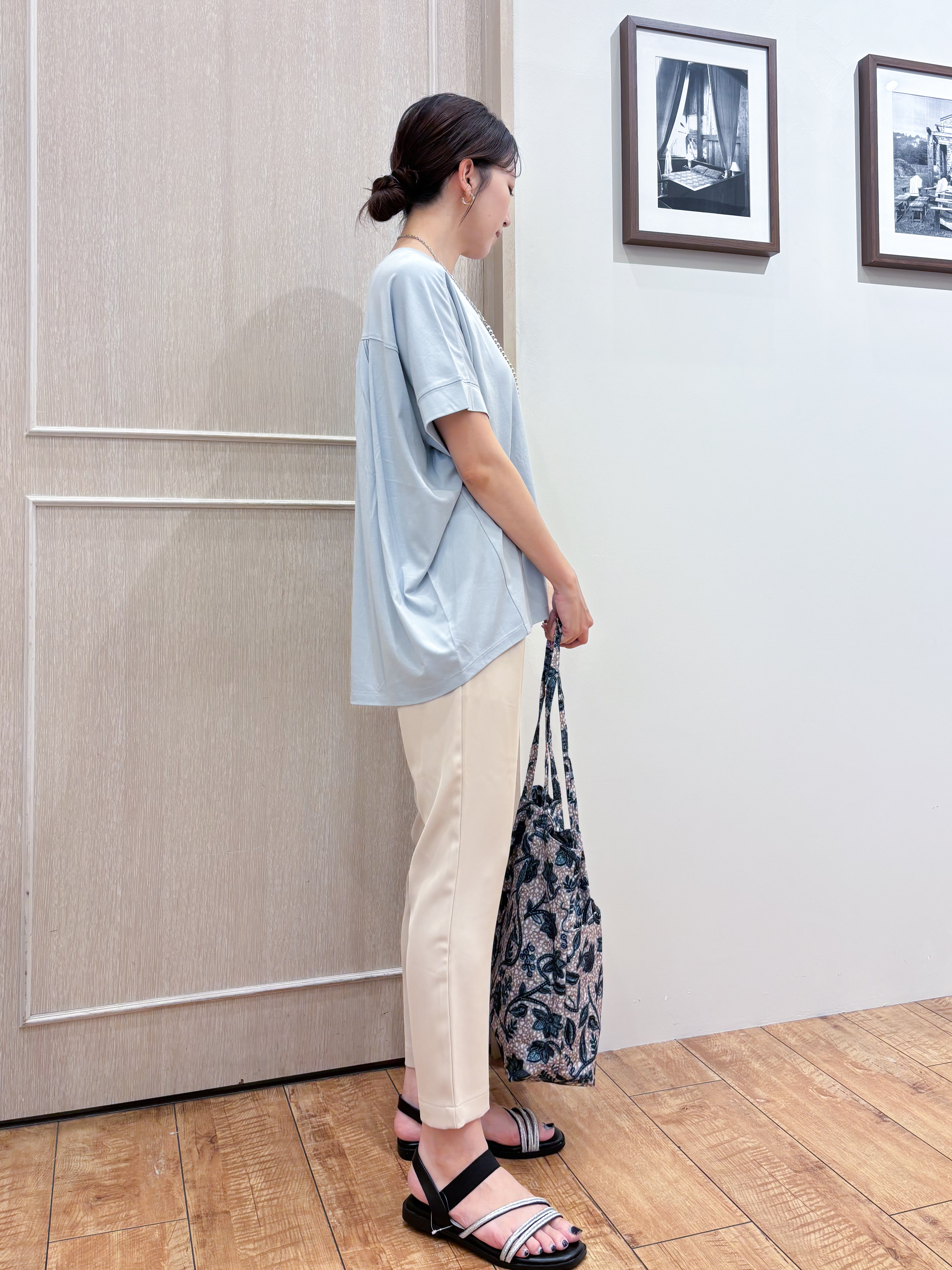 なみさんの「SHOO･LA･RUE｜【ひんやり/UV/S-LL/体型カバー】ゆるっとインせず決まる ひやとろドルマンTシャツ」を使ったコーディネート