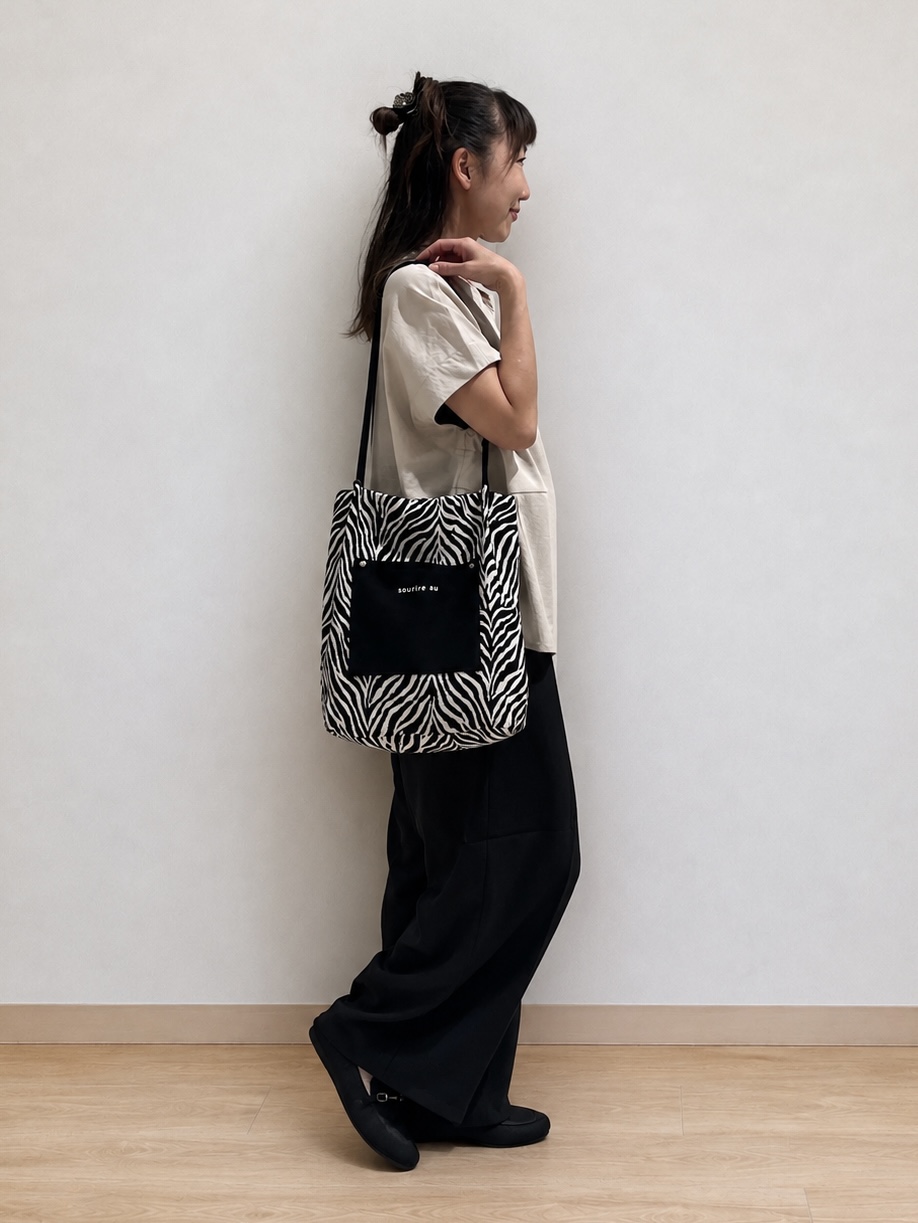 まつみさんの「SHOO･LA･RUE｜【洗濯機可/セットアップ可】軽凛(かろりん) シンプル上品 切替コクーントップス」を使ったコーディネート