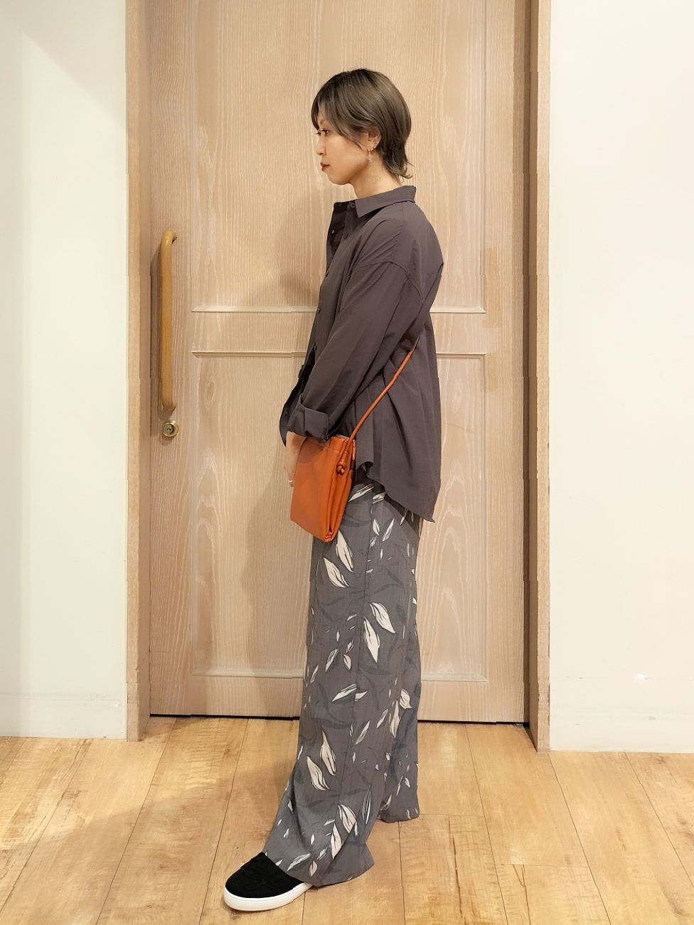YUKIさんの「SHOO･LA･RUE｜【通気性〇/S-LL/洗濯機可】羽織にも使いやすい きちんとベーシックシャツ」を使ったコーディネート