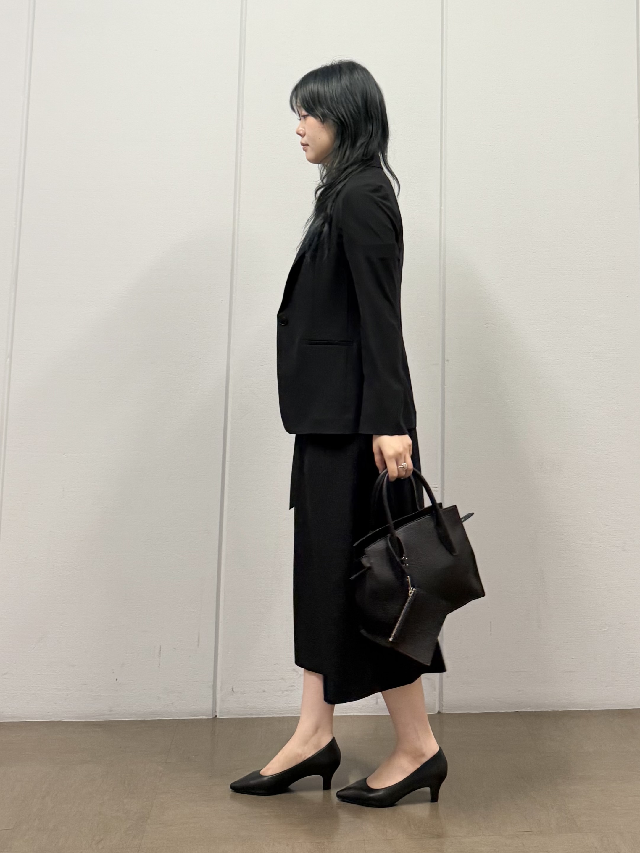 mizukiさんの「INDIVI｜【華奢見え】ベルト付きナローワンピース」を使ったコーディネート