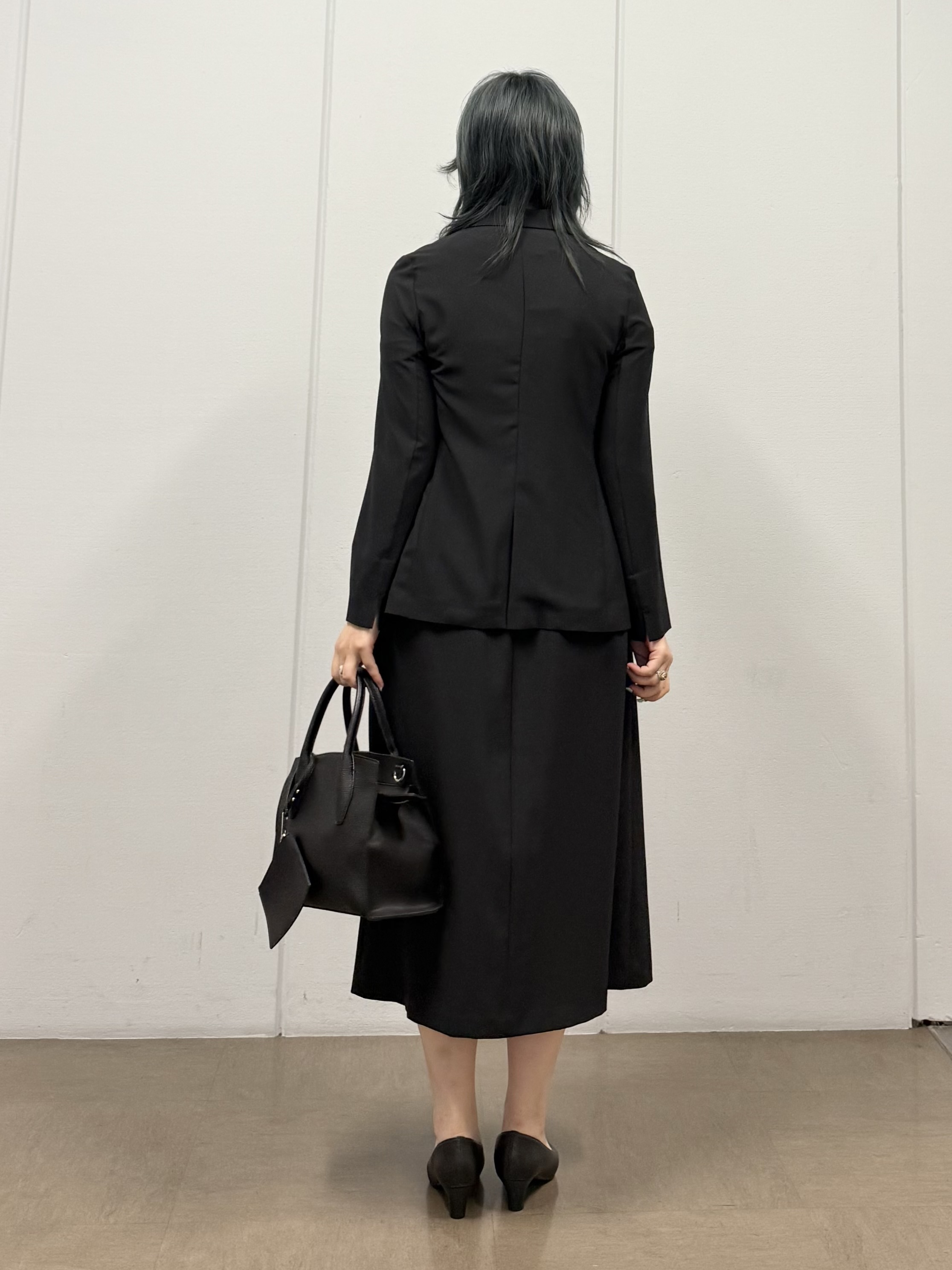 mizukiさんの「INDIVI｜【華奢見え】ベルト付きナローワンピース」を使ったコーディネート