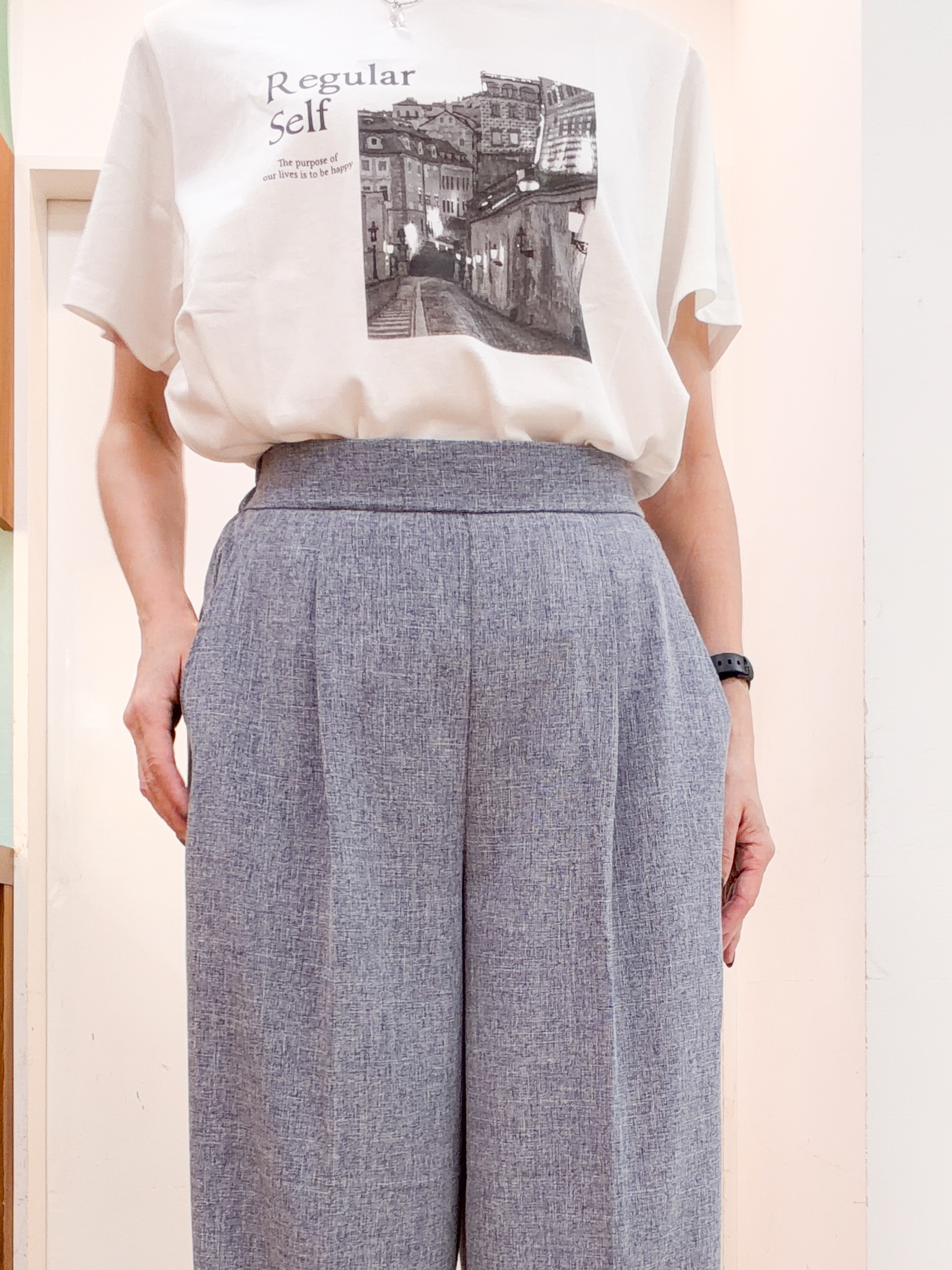 みぃさんの「SHOO･LA･RUE｜【S-LL/洗濯機可】大人のベーシックカラープリントTシャツ」を使ったコーディネート