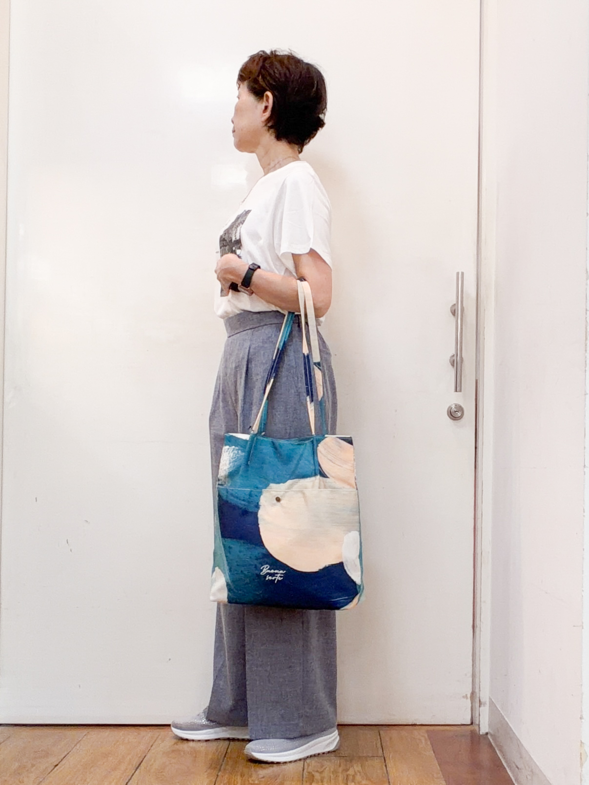みぃさんの「SHOO･LA･RUE｜【S-LL/洗濯機可】大人のベーシックカラープリントTシャツ」を使ったコーディネート