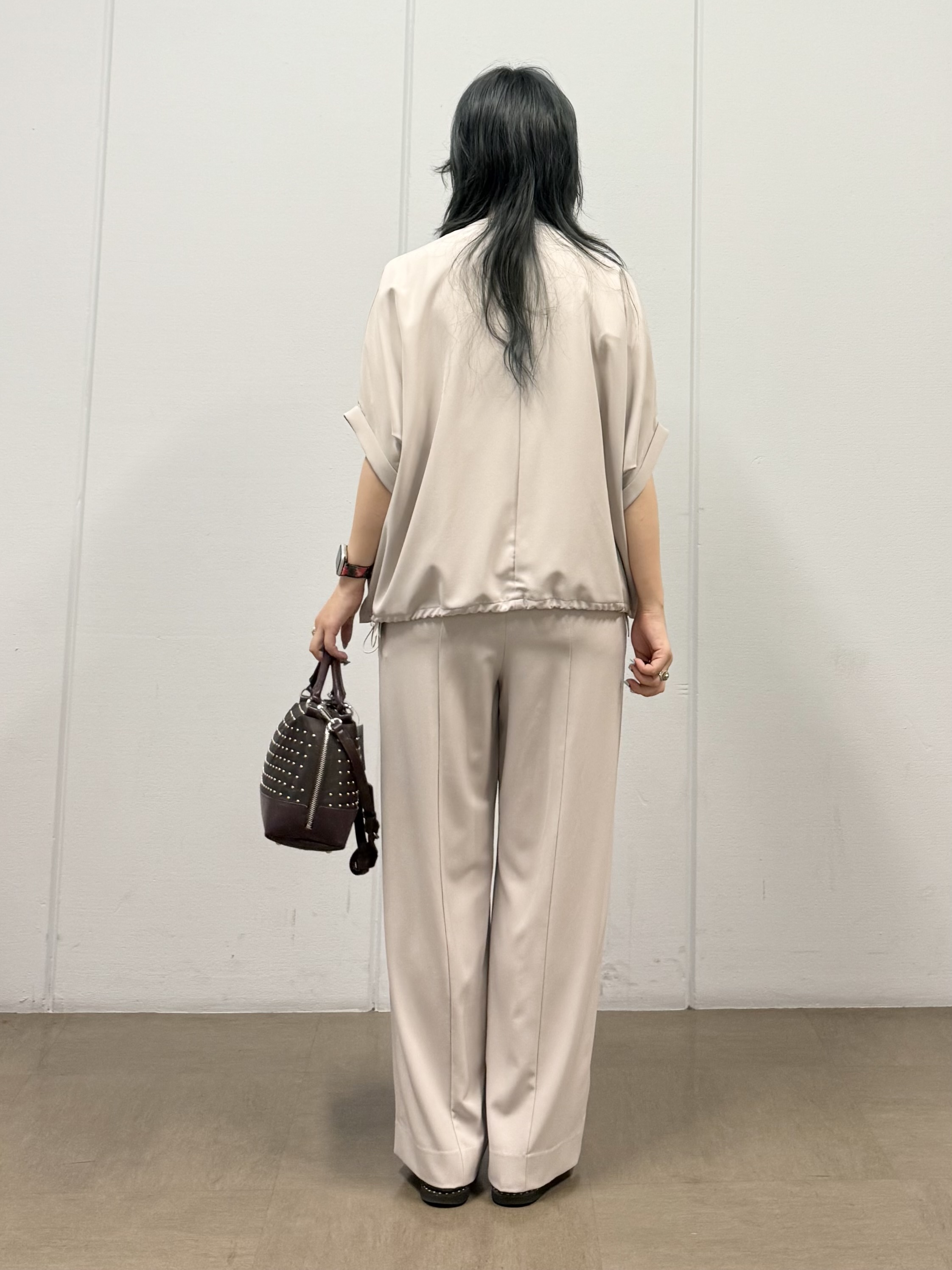 mizukiさんの「INDIVI｜【秋羽織り/着る日傘】ドルマンフォルムブルゾン」を使ったコーディネート