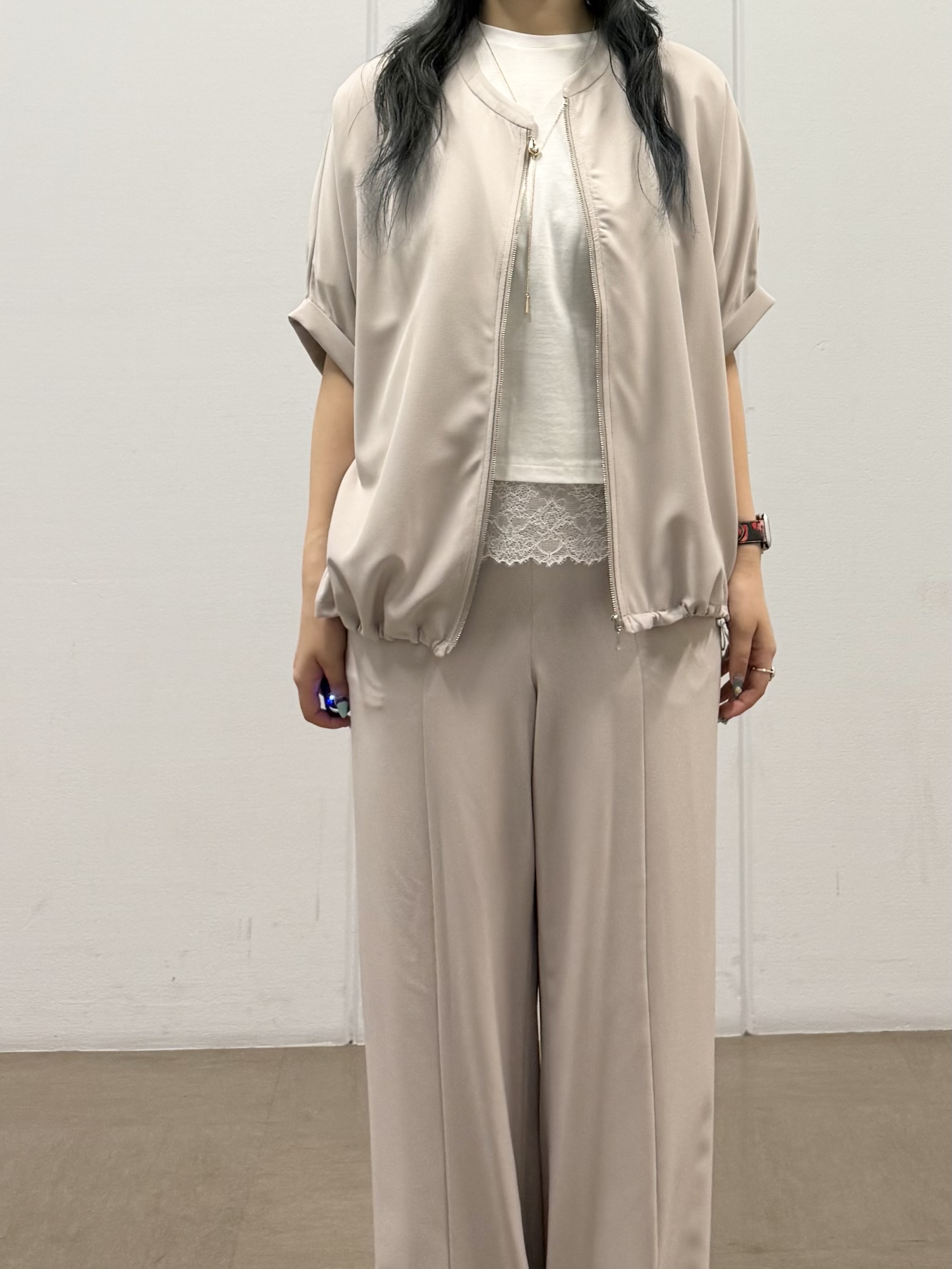 mizukiさんの「INDIVI｜【秋羽織り/着る日傘】ドルマンフォルムブルゾン」を使ったコーディネート