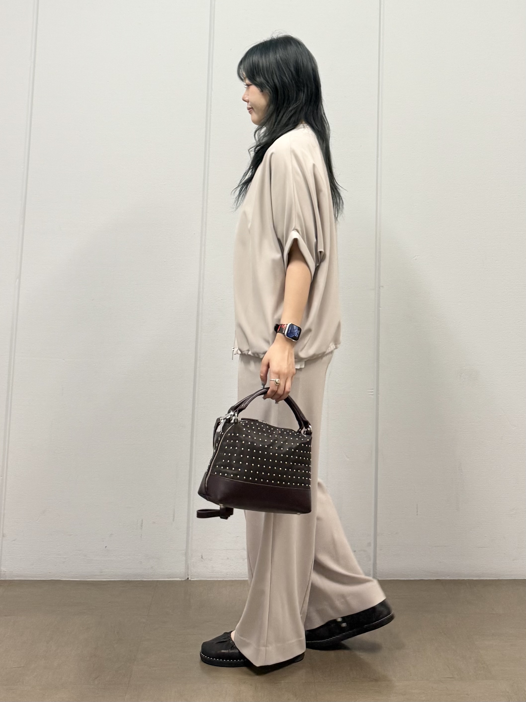 mizukiさんの「INDIVI｜【秋羽織り/着る日傘】ドルマンフォルムブルゾン」を使ったコーディネート