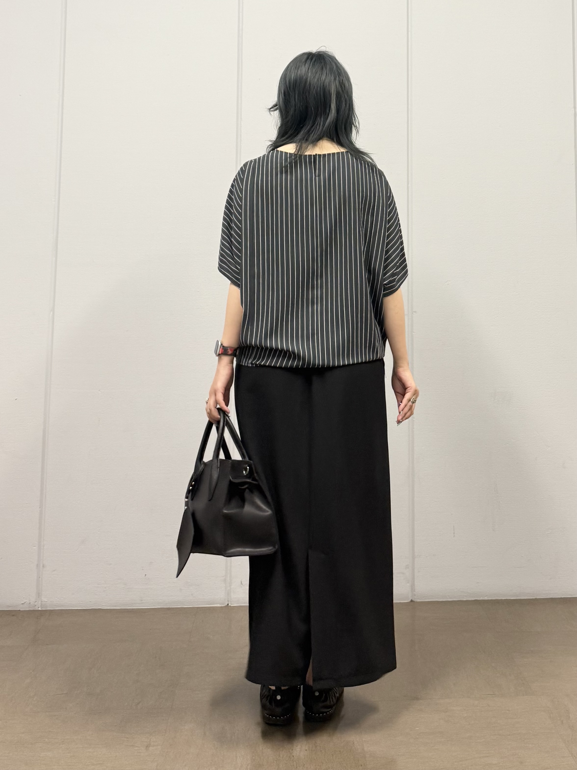mizukiさんの「INDIVI｜【洗える／UVケア】ジョーゼットドルマンブラウス」を使ったコーディネート