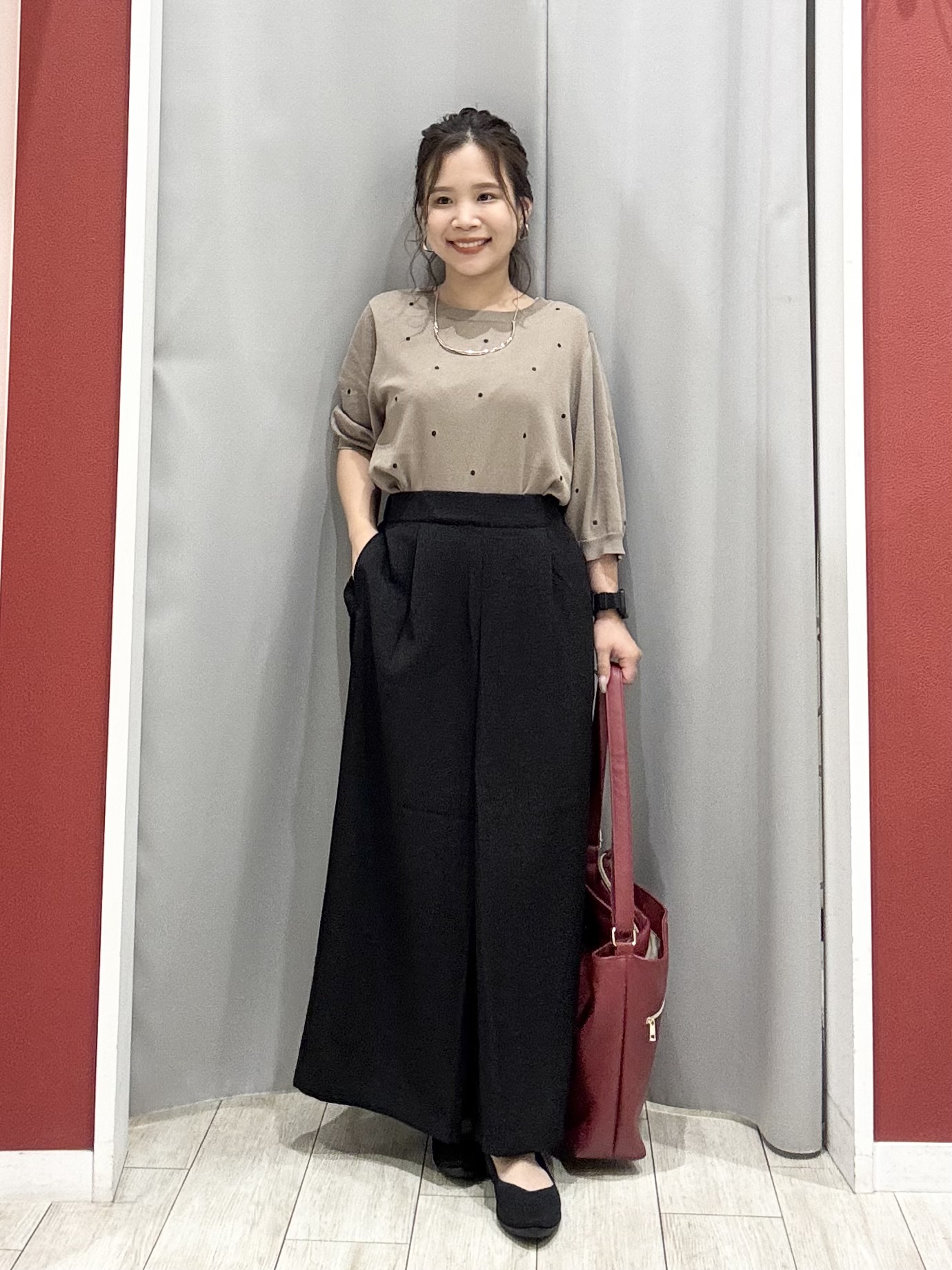 shioさんの「SHOO･LA･RUE｜【S-LL】さらっとタッチ 大人のドット刺繍ニット」を使ったコーディネート