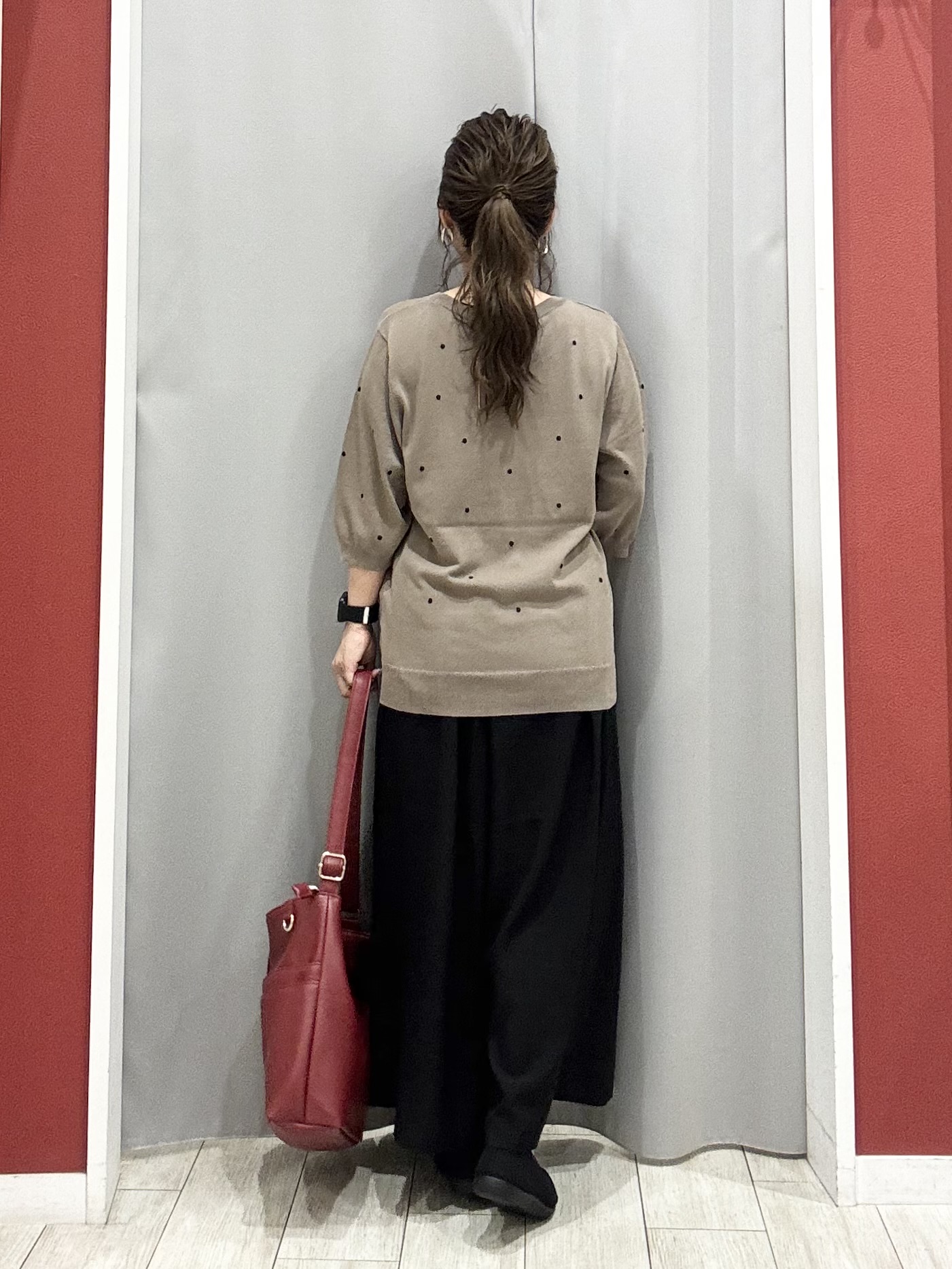 shioさんの「SHOO･LA･RUE｜【S-LL】さらっとタッチ 大人のドット刺繍ニット」を使ったコーディネート