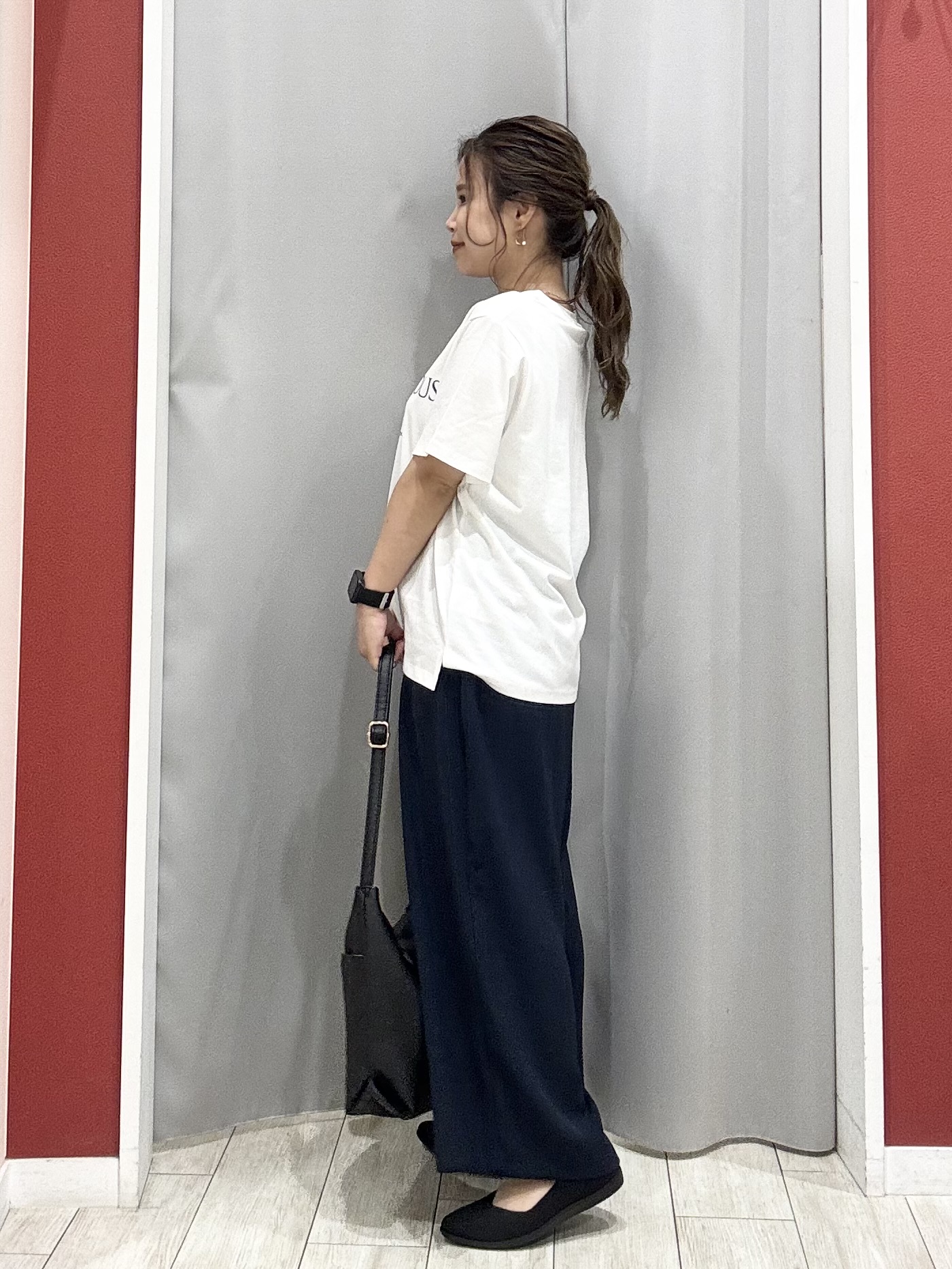 shioさんの「SHOO･LA･RUE｜【お袖丈選べる/UV/毛玉になりにくい】目を引く配色デザイン ボタンレスミドルカーディガン」を使ったコーディネート