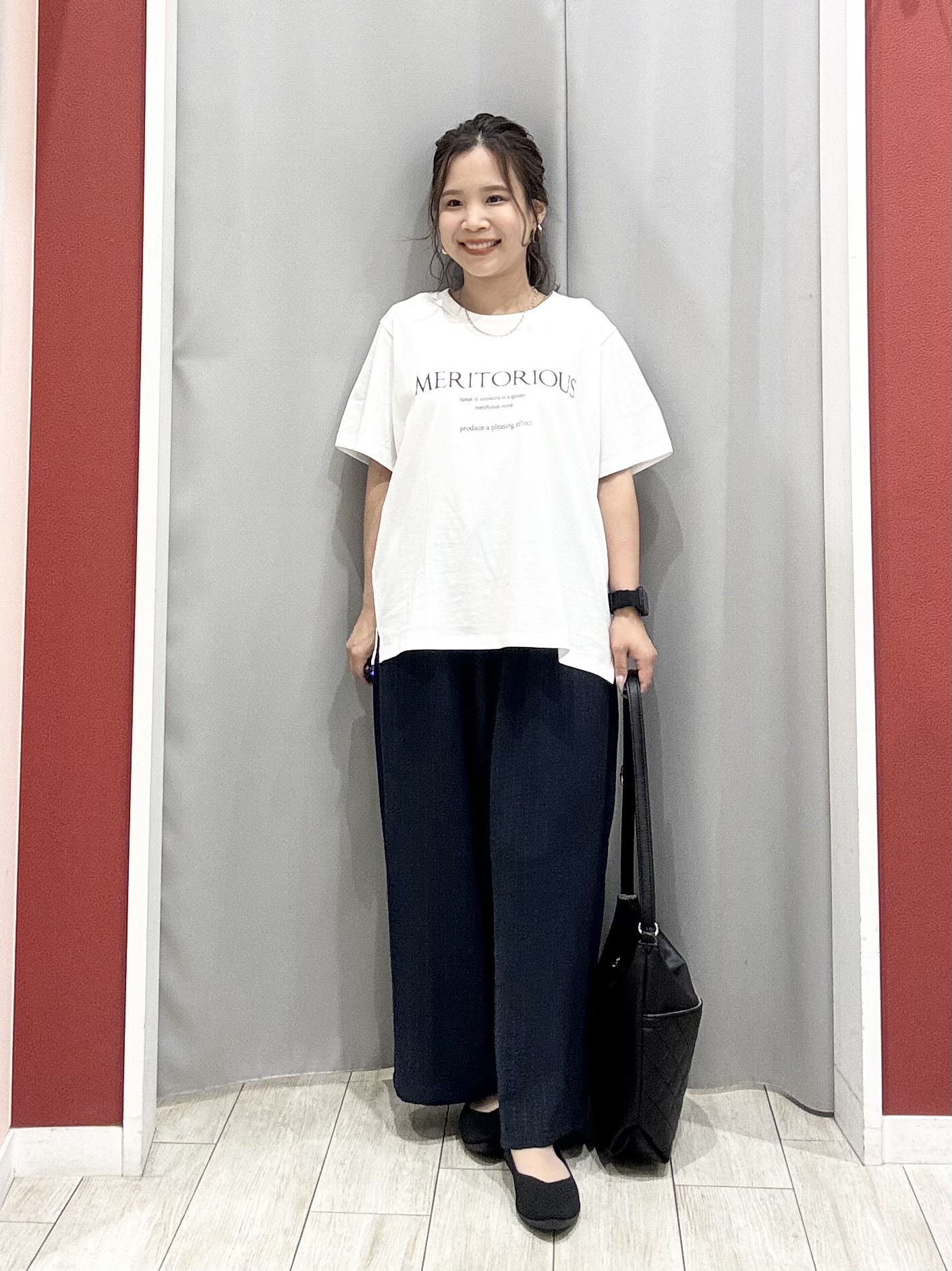 shioさんの「SHOO･LA･RUE｜【お袖丈選べる/UV/毛玉になりにくい】目を引く配色デザイン ボタンレスミドルカーディガン」を使ったコーディネート