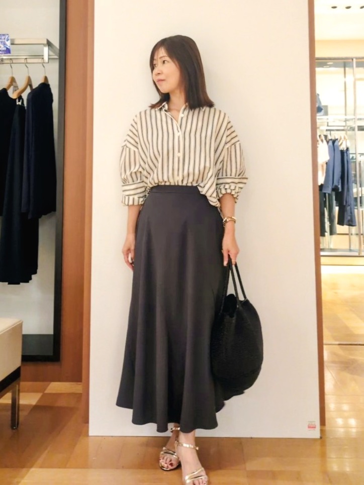 laverさんの「UNTITLED｜【秋映え/羽織り】ストライプシャツ」を使ったコーディネート