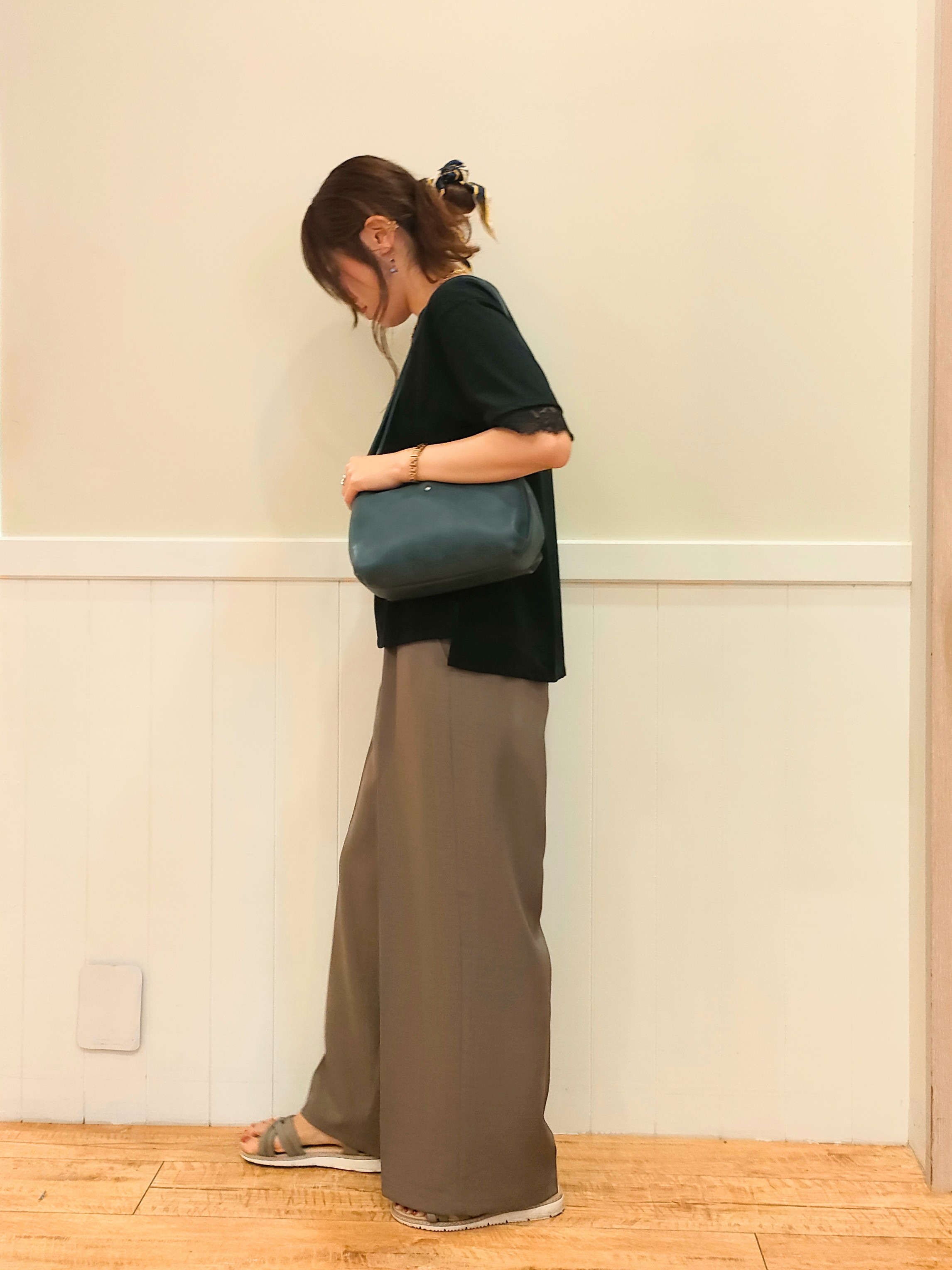 NMさんの「SHOO･LA･RUE｜【UV/S-LL/洗濯機可】柄アソート お袖レースが旬顔 上品に決まる大人Tシャツ」を使ったコーディネート
