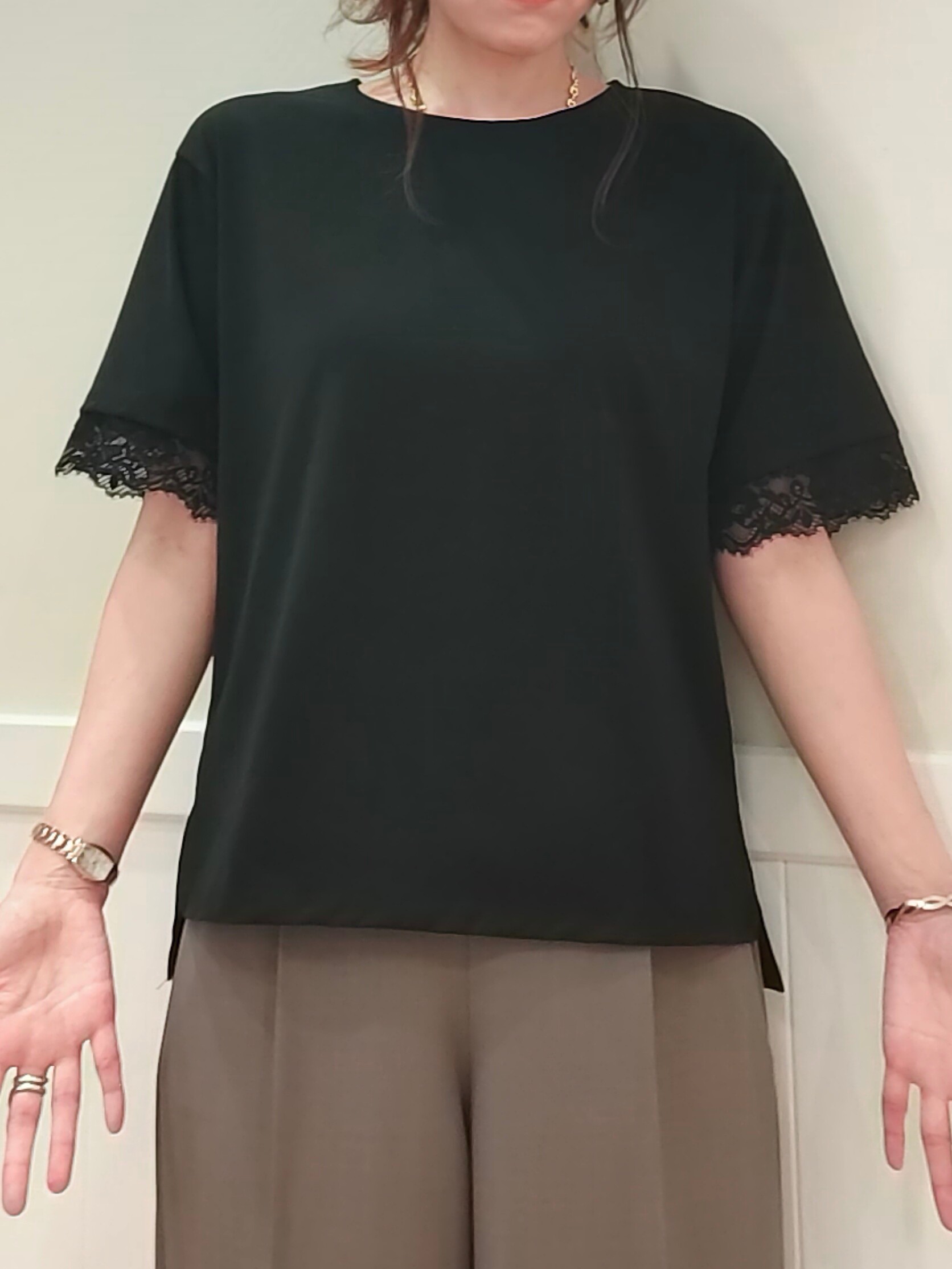 NMさんの「SHOO･LA･RUE｜【UV/S-LL/洗濯機可】柄アソート お袖レースが旬顔 上品に決まる大人Tシャツ」を使ったコーディネート