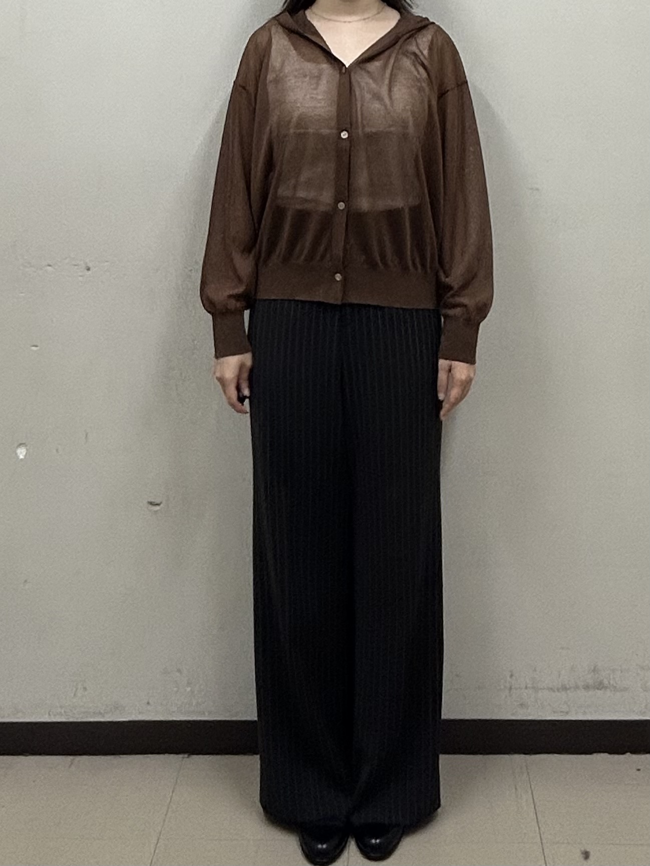 noeさんの「INDIVI｜【秋羽織／洗える／シアー】フーディー カーディガンニット」を使ったコーディネート