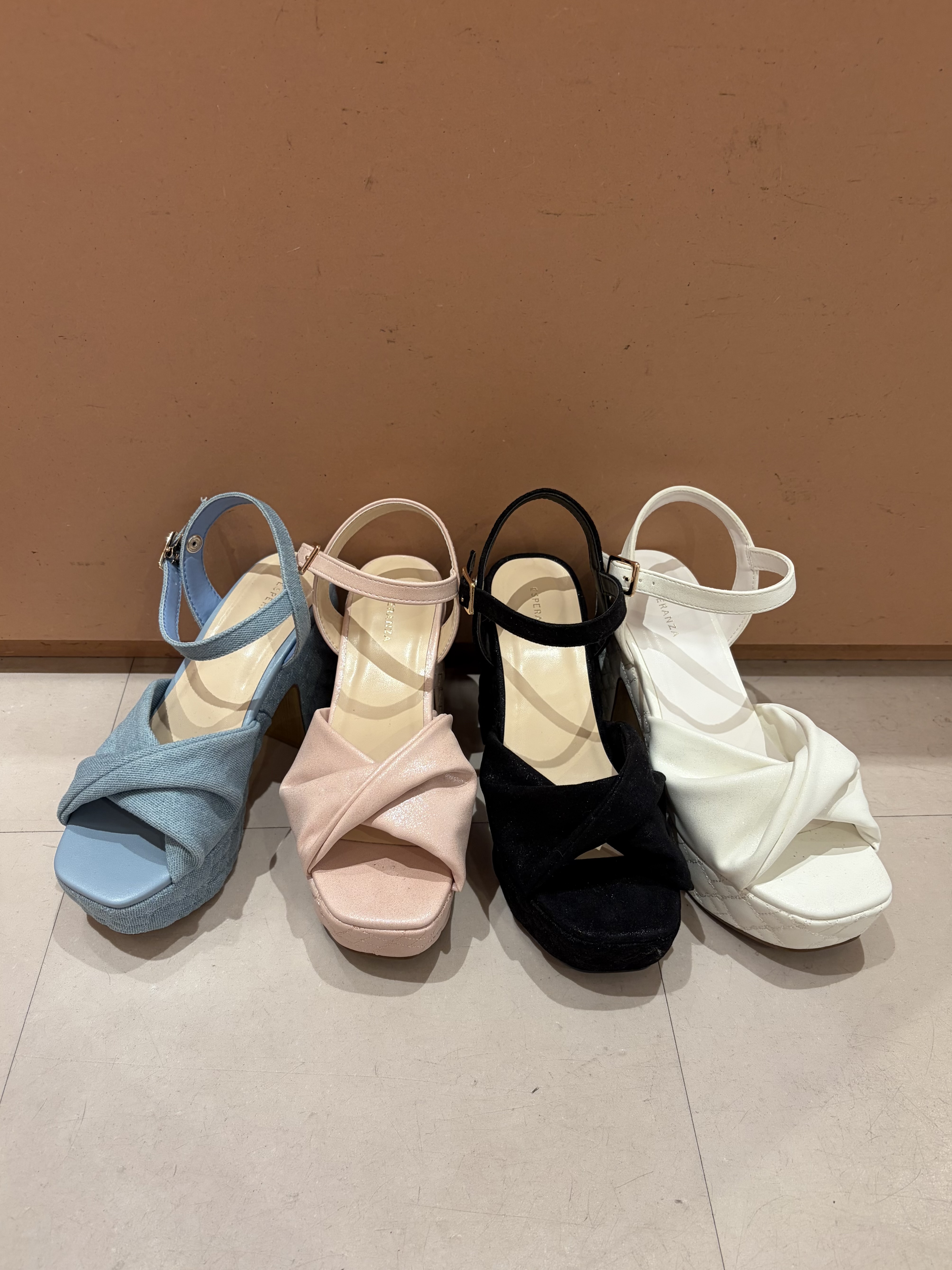 SACHAさんの「ESPERANZA｜【ナチュ盛り/約10cm】ナチュ盛りツイストサンダル」を使ったコーディネート