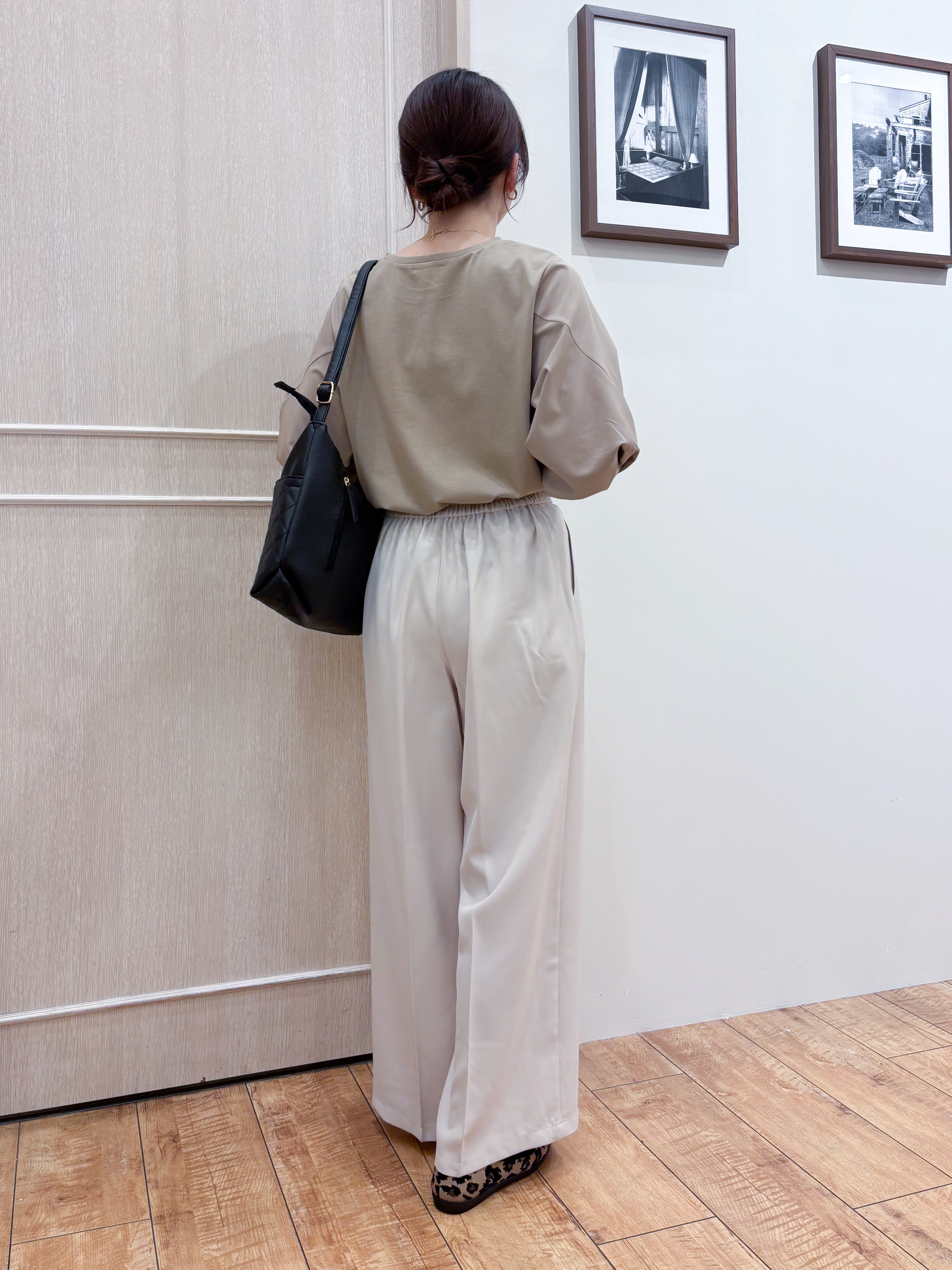なみさんの「SHOO･LA･RUE｜【S-LL/洗濯機可/二の腕カバー】楽に上品見え ツイストスリーブトップス」を使ったコーディネート