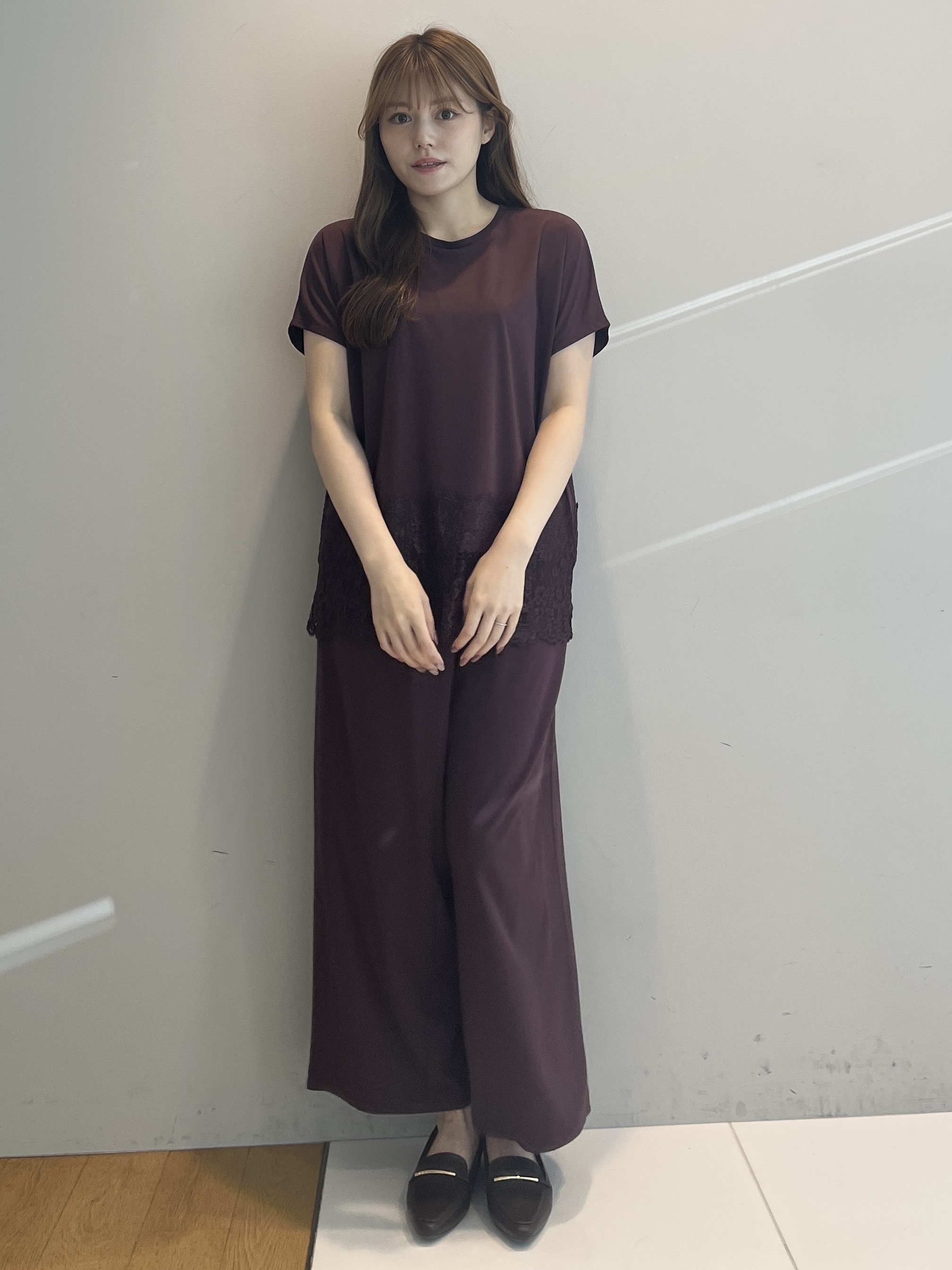 sayaさんの「grove｜【SET UP可】ポンチシリーズ／裾レースドルマンカットソー」を使ったコーディネート