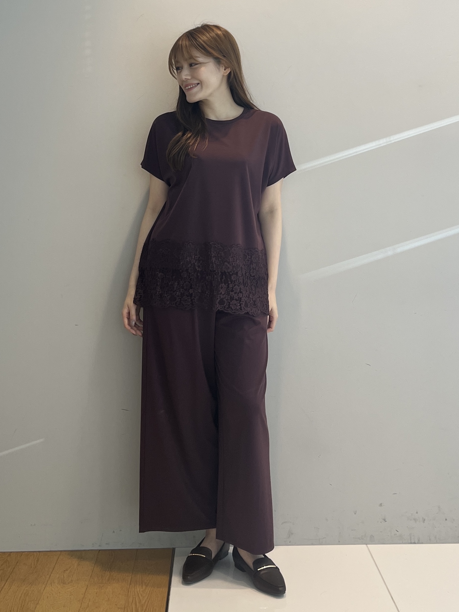 sayaさんの「grove｜【SET UP可】ポンチシリーズ／裾レースドルマンカットソー」を使ったコーディネート