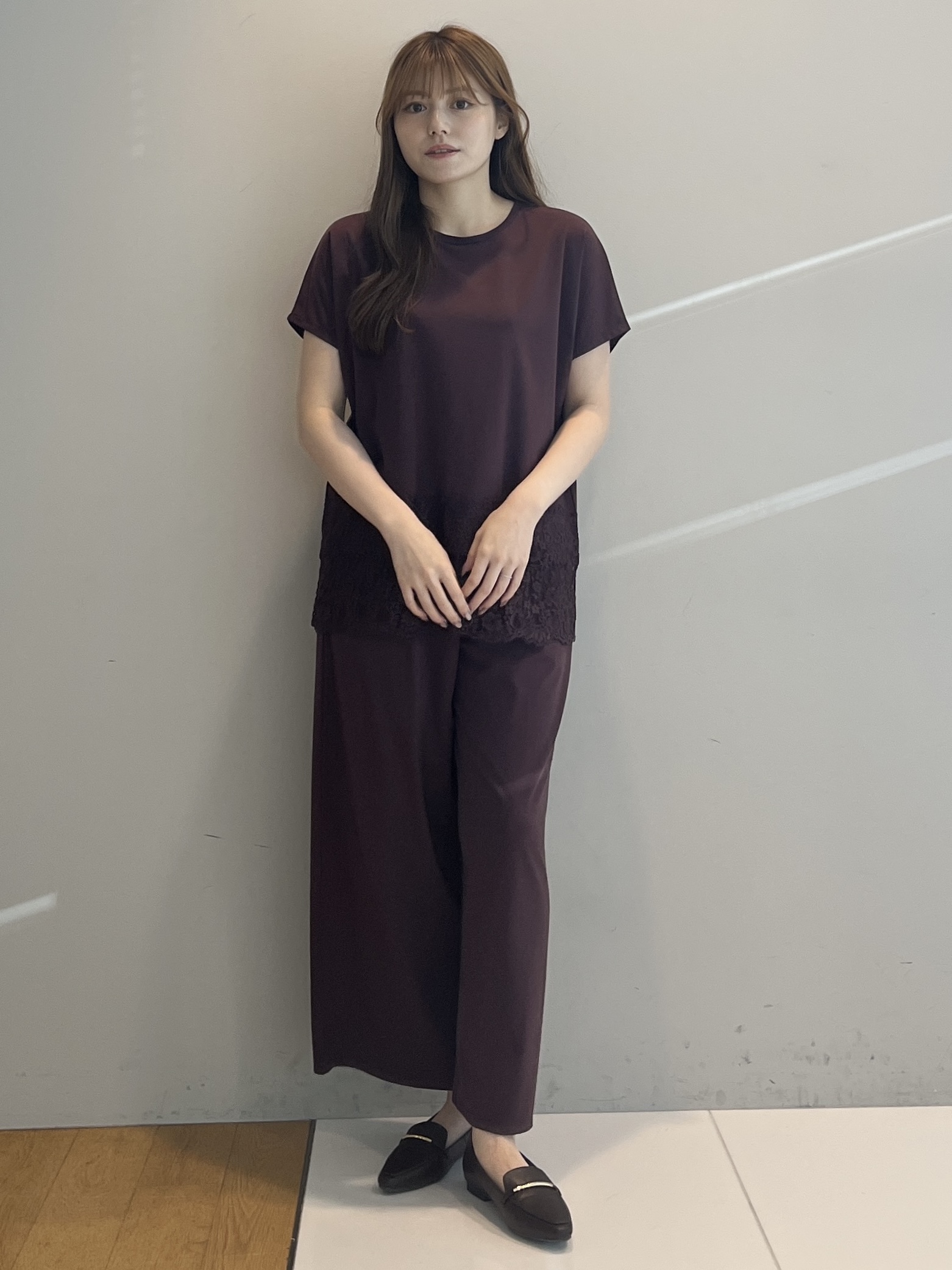 sayaさんの「grove｜【SET UP可】ポンチシリーズ／裾レースドルマンカットソー」を使ったコーディネート