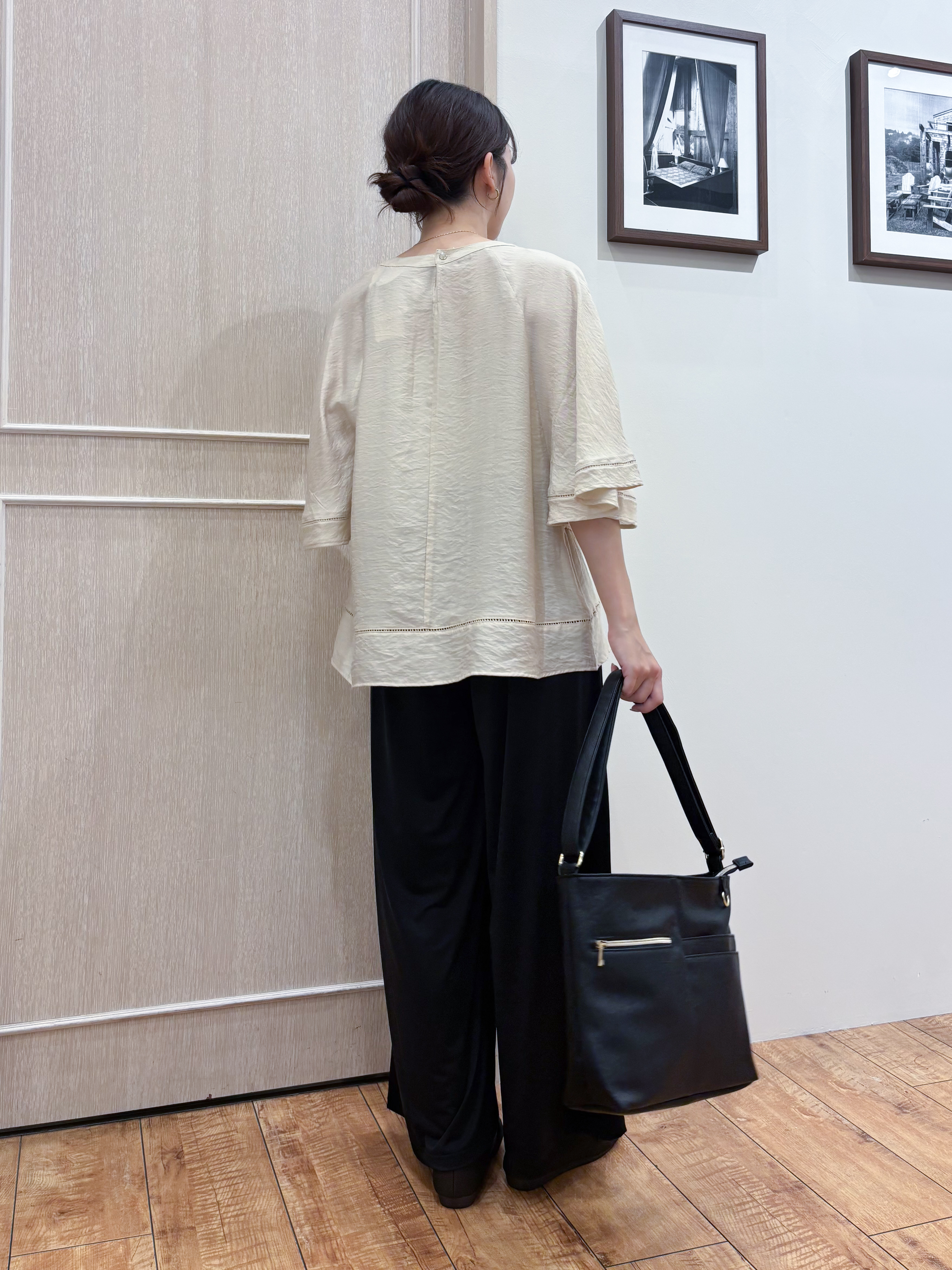 なみさんの「SHOO･LA･RUE｜【S-LL/洗濯機可/体型カバー】はしごレースがポイント スラブポンチョ風ブラウス」を使ったコーディネート