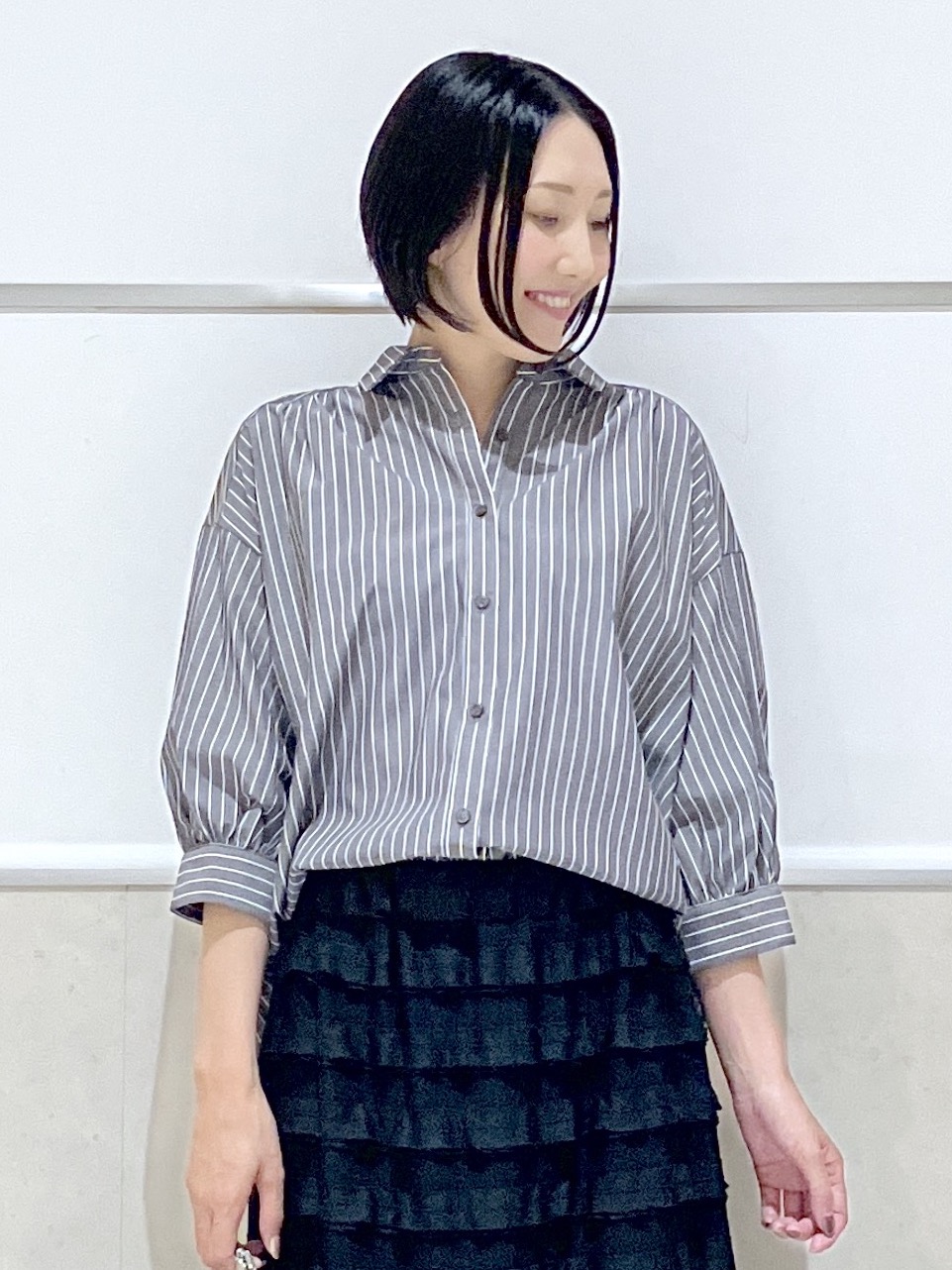 eriko さんの「Dessin｜【秋羽織り/洗濯機OK】ギャザースリーブストライプシャツ6分袖」を使ったコーディネート