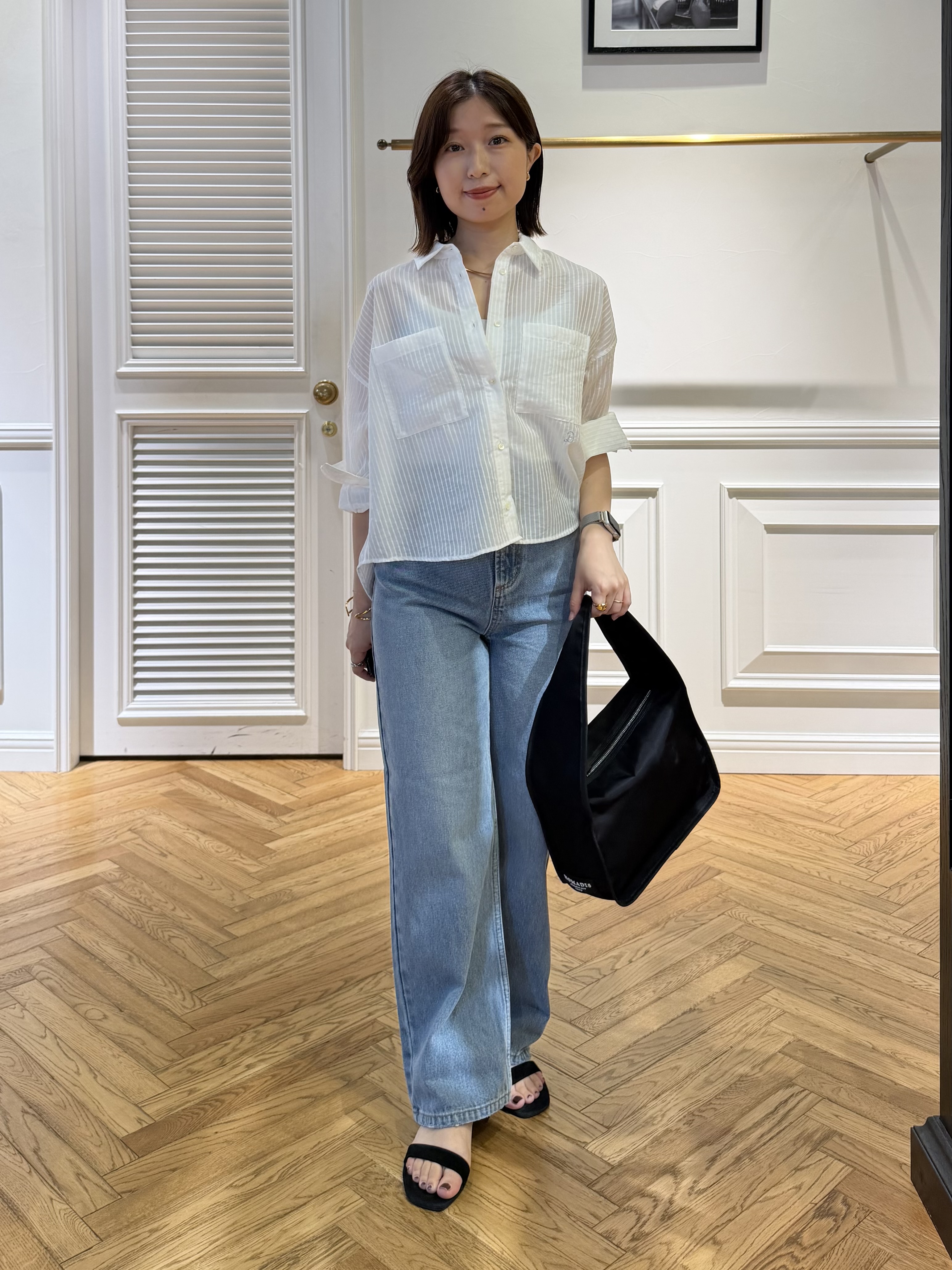 つじ まこさんの「DRESSTERIOR｜◆シアーストライプクロップドシャツ」を使ったコーディネート
