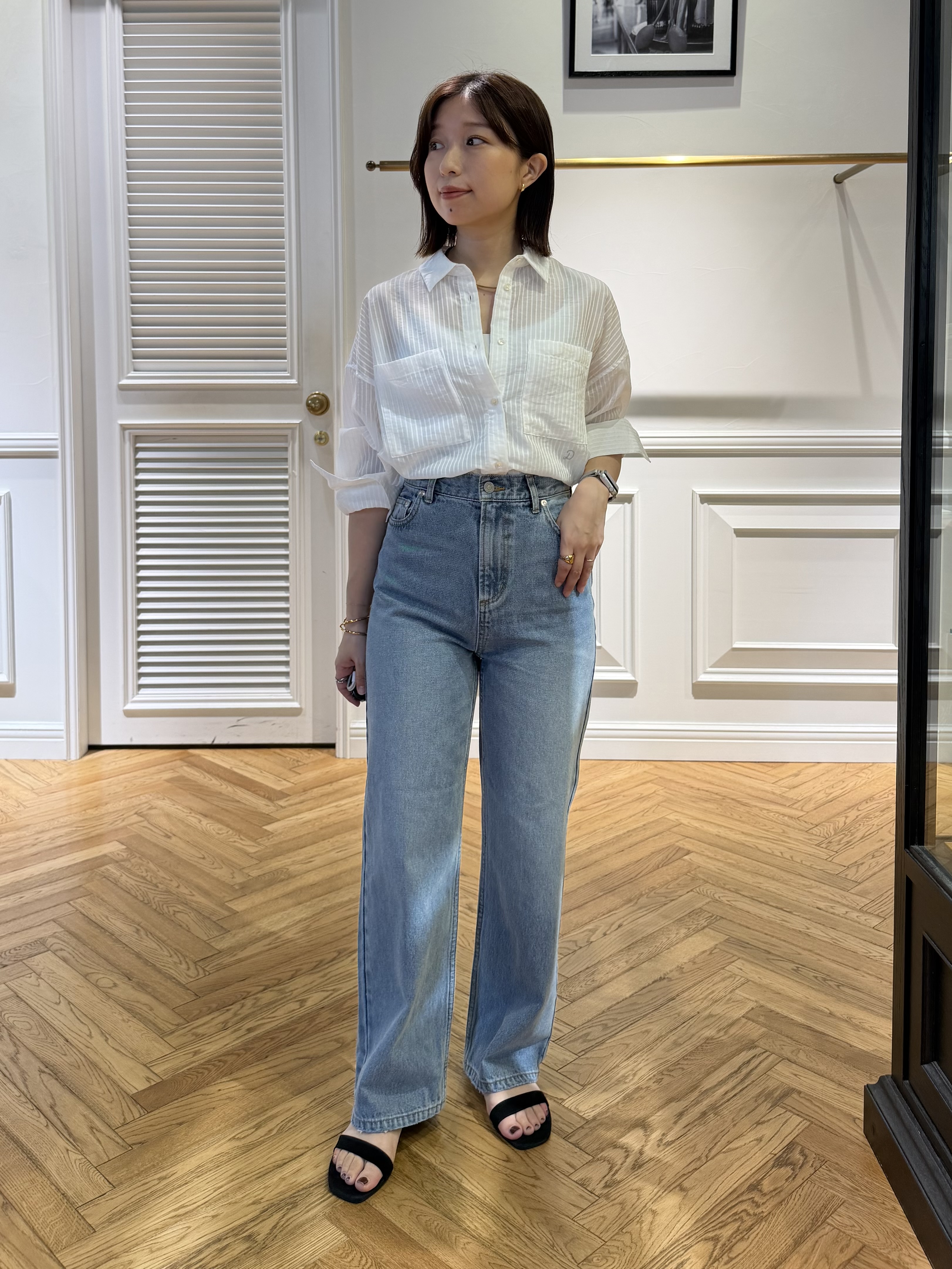 つじ まこさんの「DRESSTERIOR｜◆シアーストライプクロップドシャツ」を使ったコーディネート