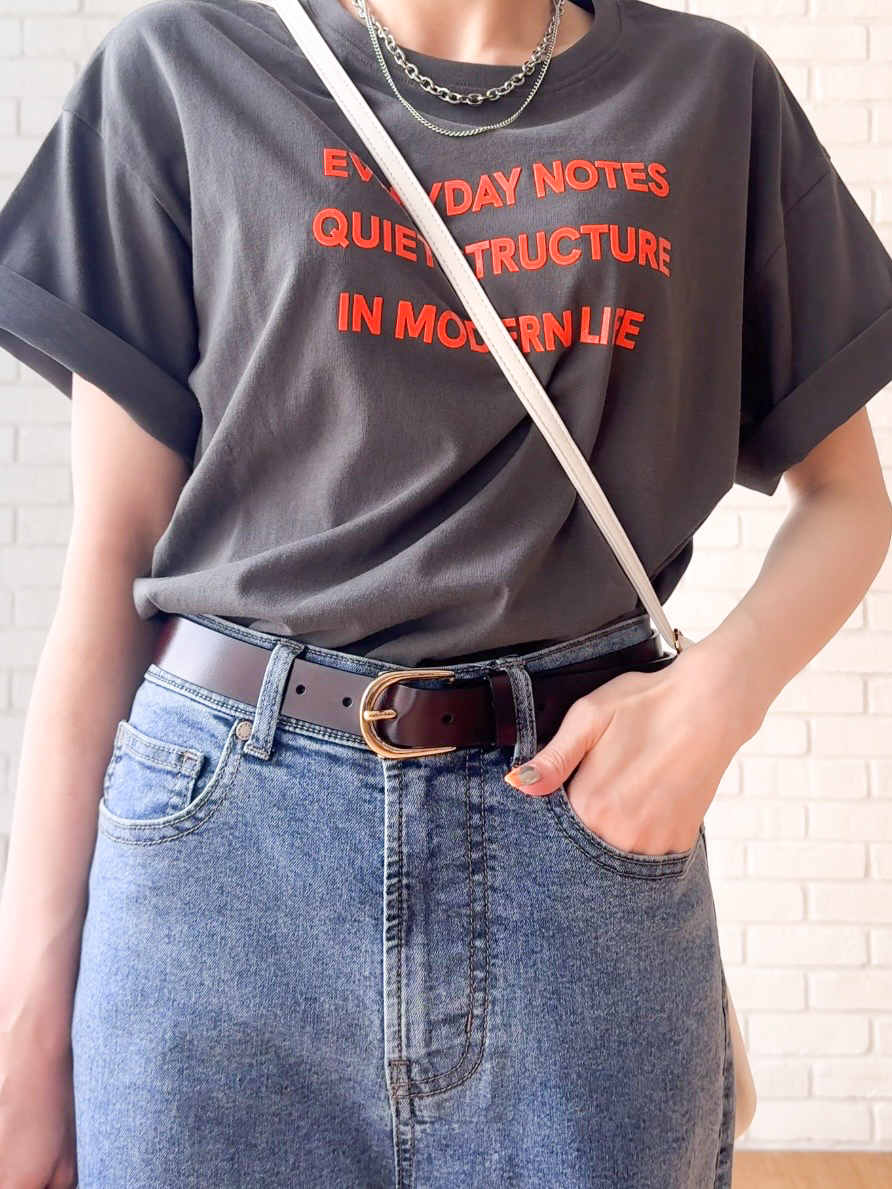 𝐜𝐡𝐢𝐤𝐚さんの「SHOO･LA･RUE｜【S-LL/洗濯機可】大人っぽく着られる ジェルロゴプリントTシャツ」を使ったコーディネート