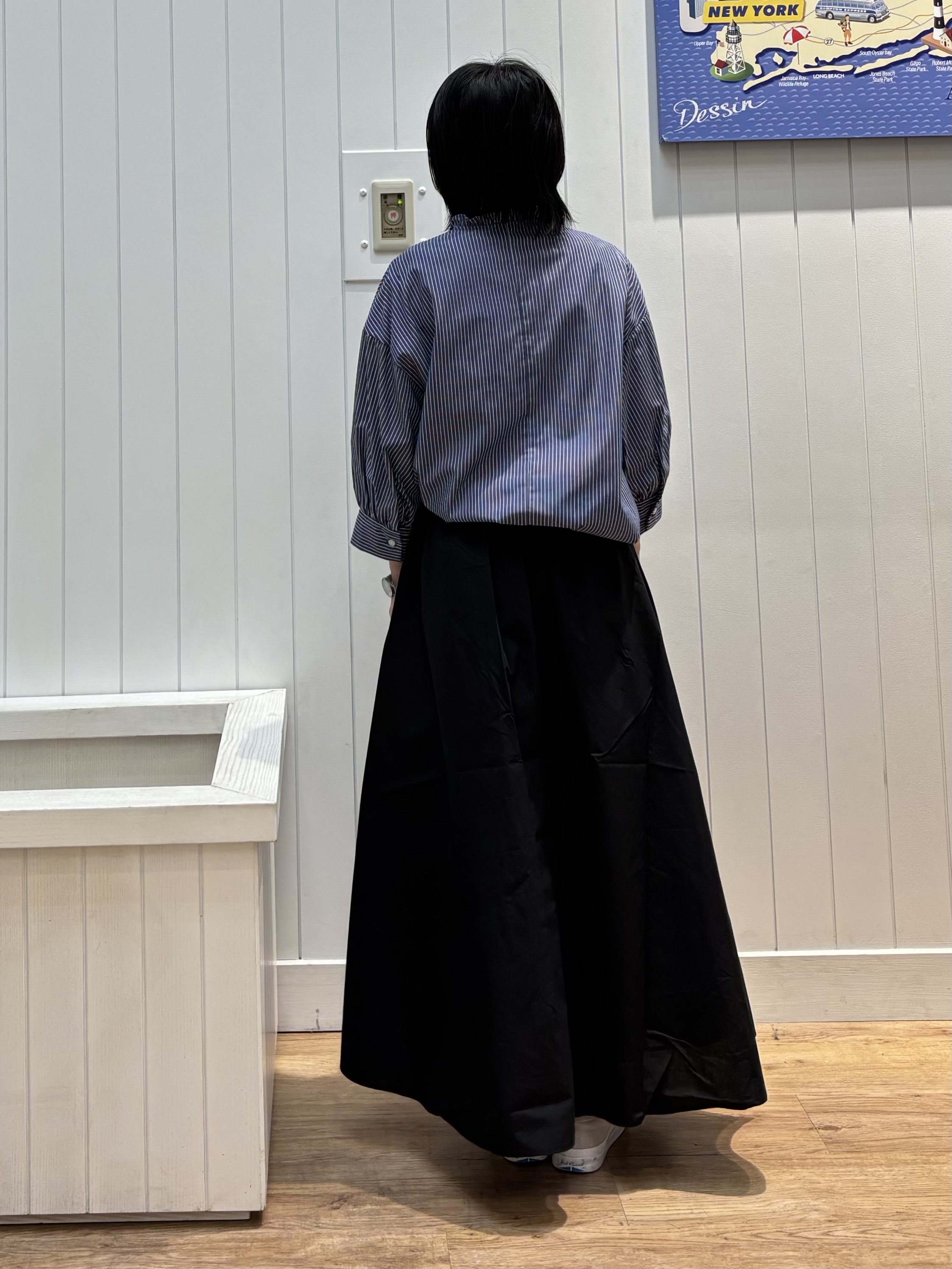 OKADAさんの「Dessin｜【オンオフ使える/シワになりにくい/洗濯機OK】ストライプフリルブラウス6分袖」を使ったコーディネート